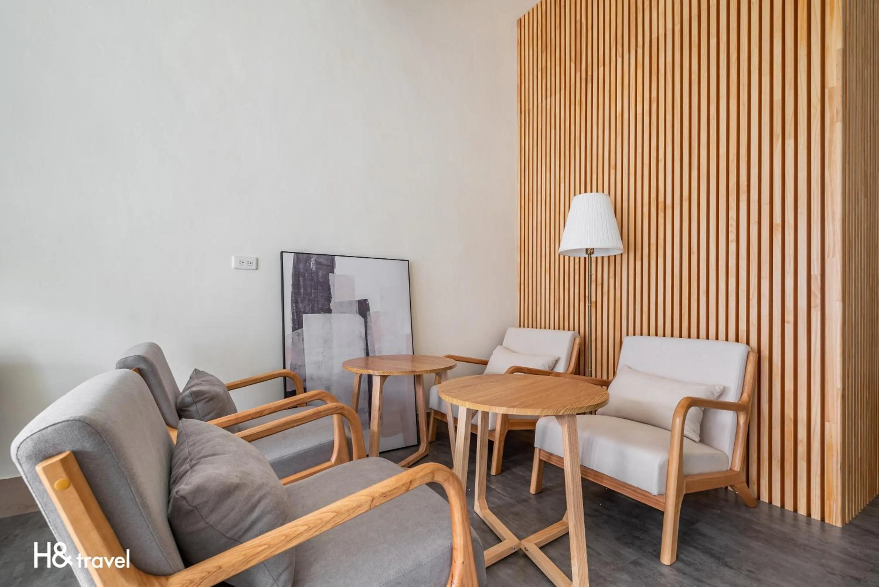 Communal lounge/ TV room in Taitung Feng lin Smart Stay