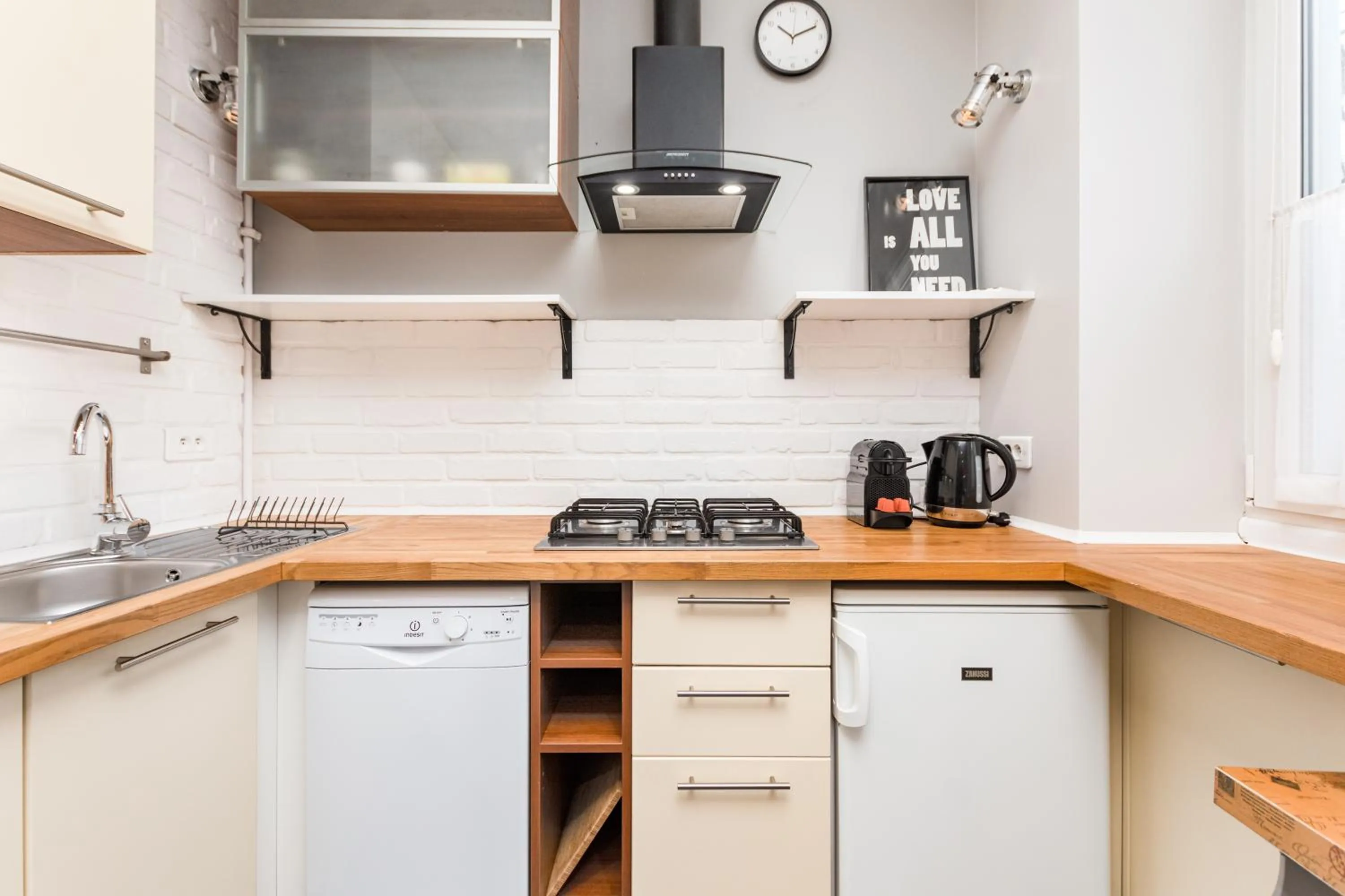 Coffee/tea facilities in Apartament One by Your Freedom