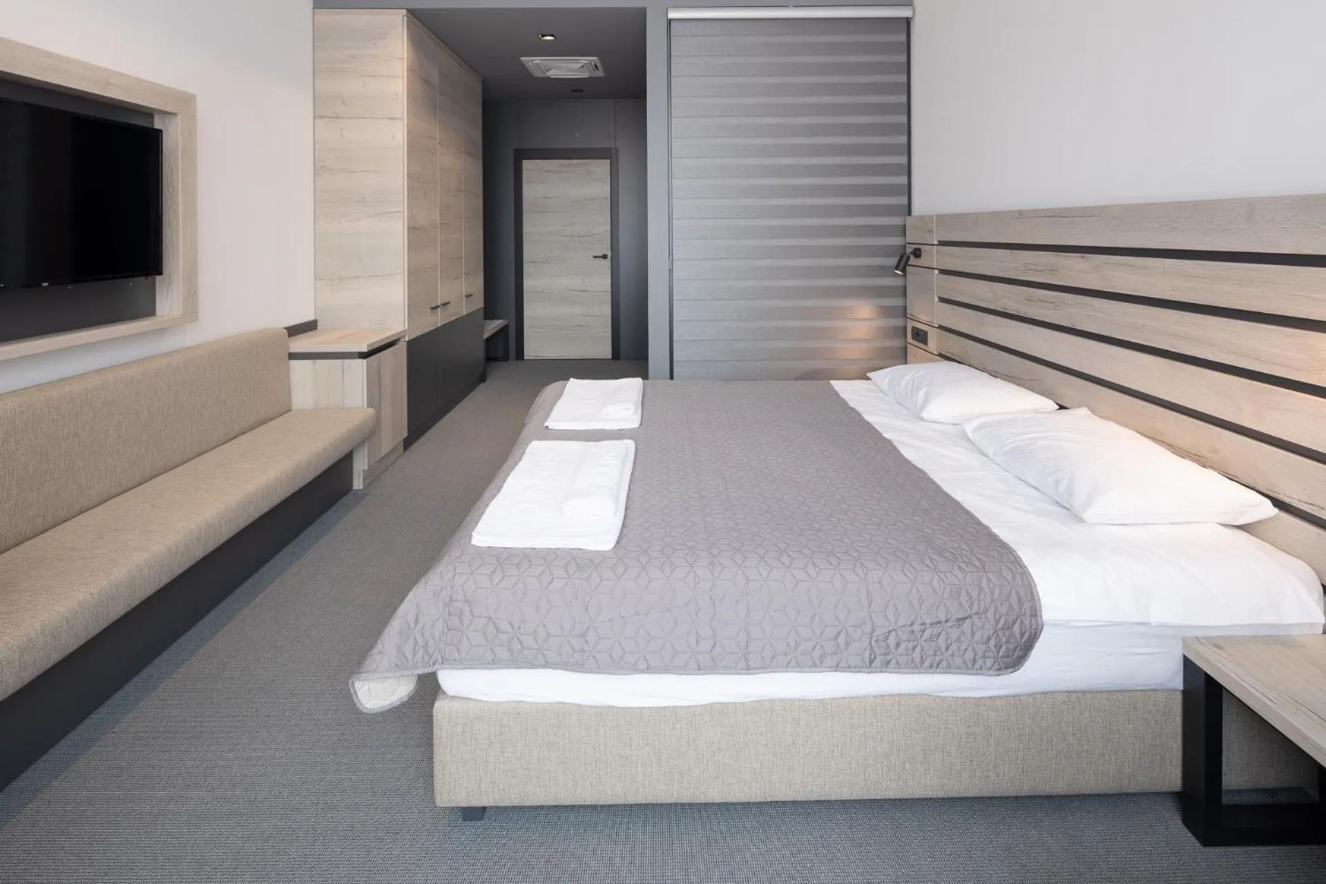 Bed in Super seven inn