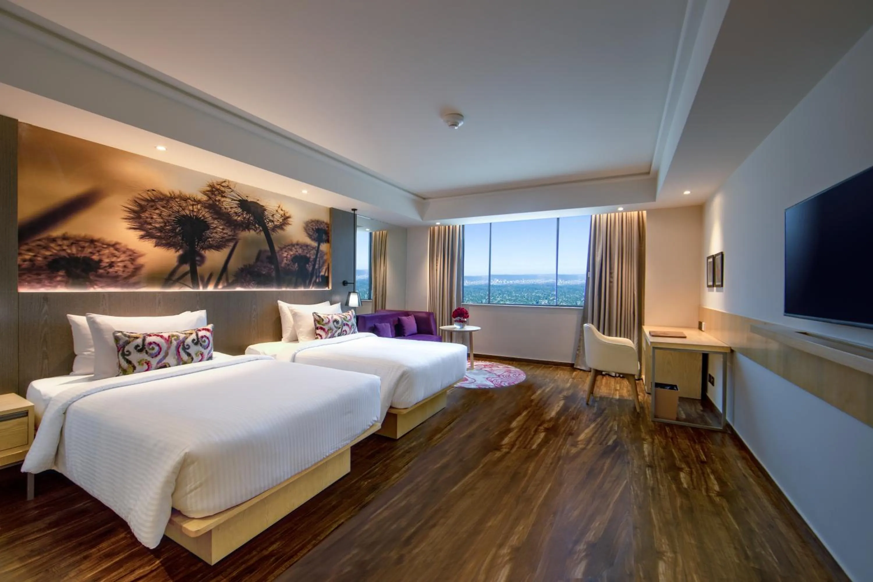 Bedroom, Bed in The Gaurs Sarovar Premiere