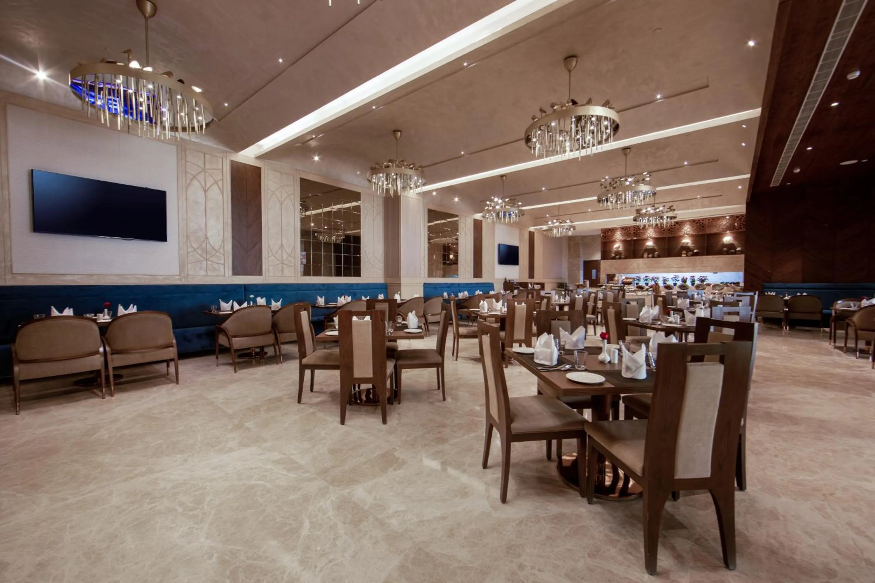 Restaurant/places to eat in The Gaurs Sarovar Premiere