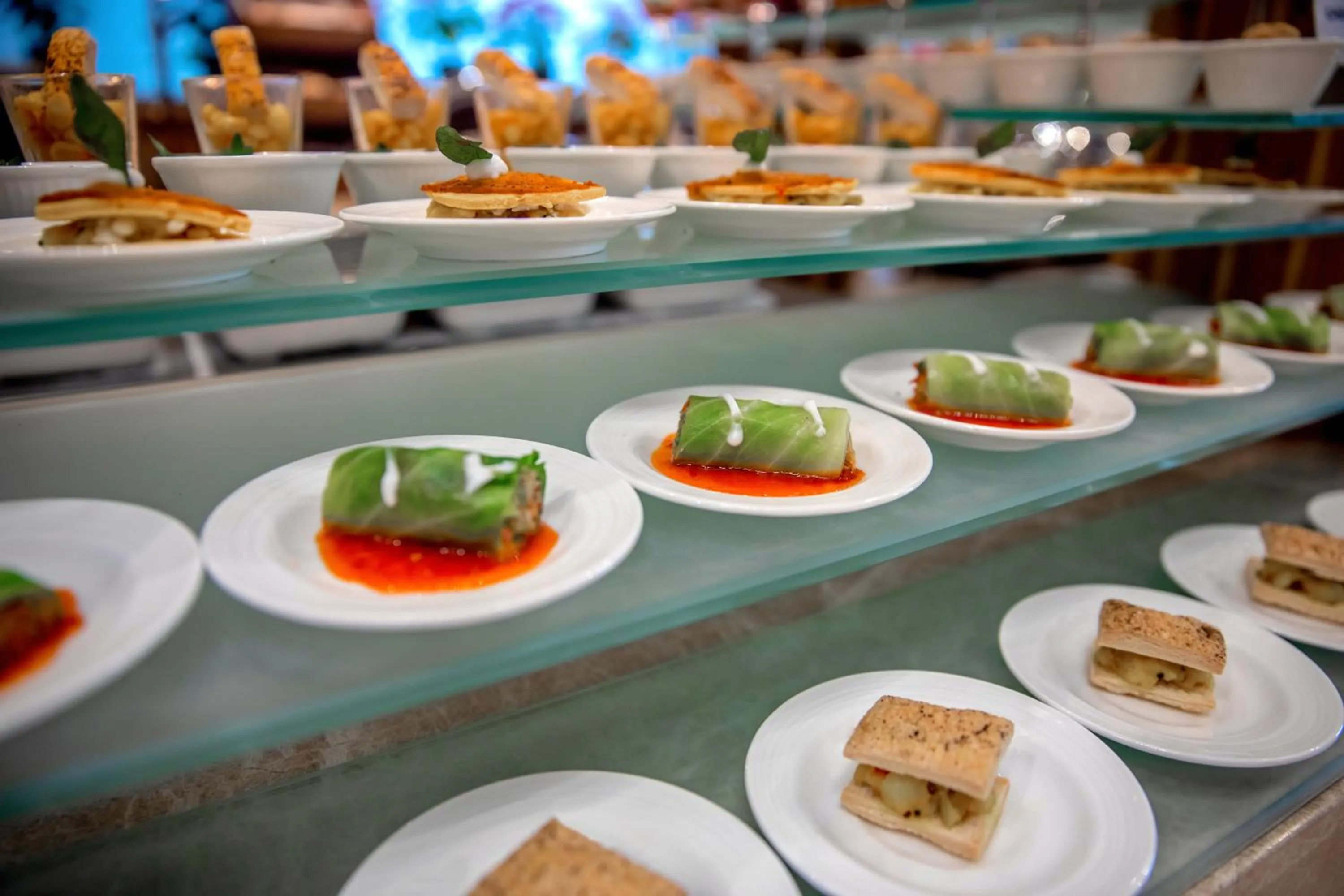 Restaurant/places to eat in The Gaurs Sarovar Premiere