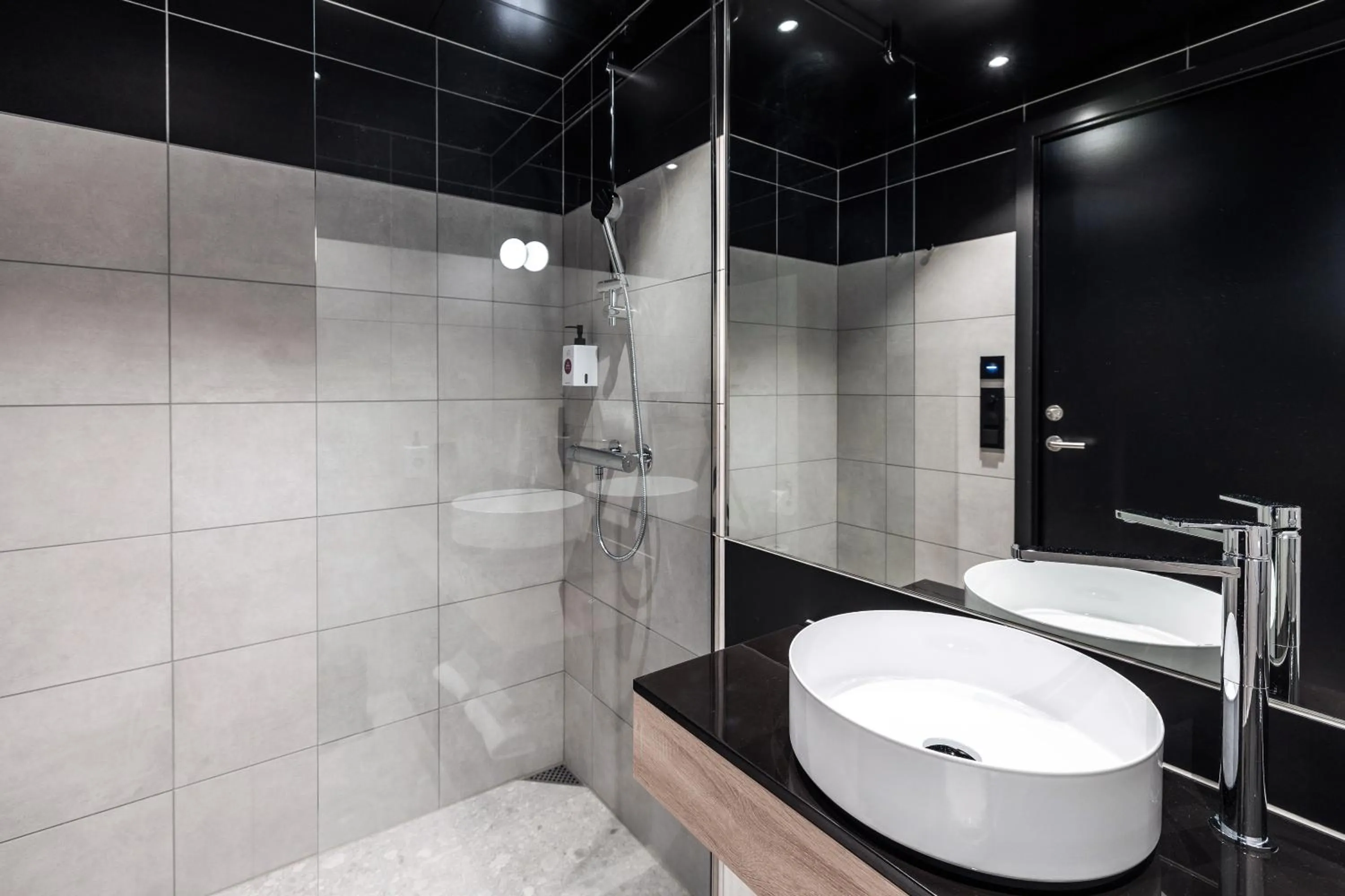 Shower in Quality Hotel Hasle Linie