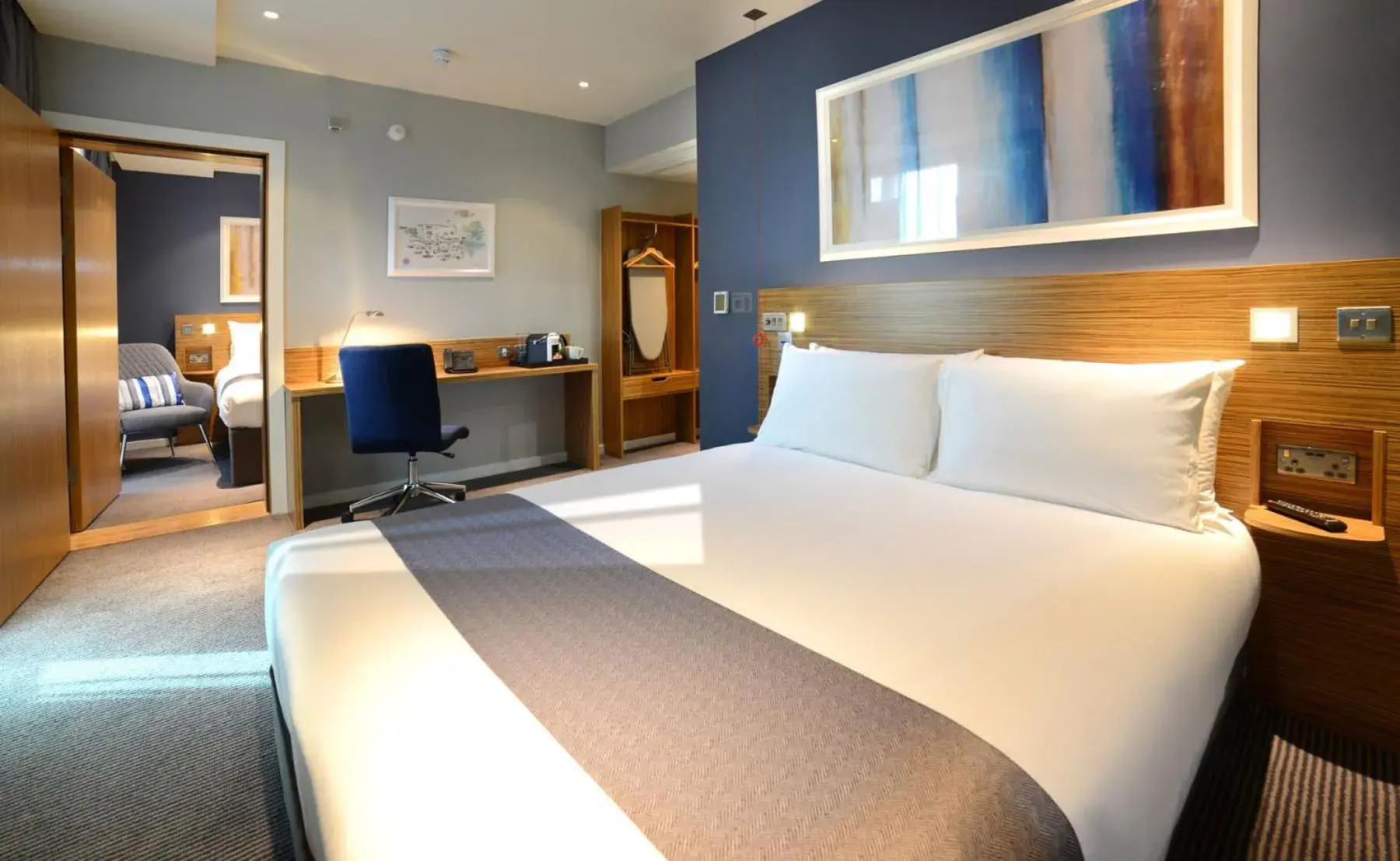 Superior Twin Room in Travelodge PLUS Dublin City Centre Superior Twin Room in Travelodge PLUS Dublin City Centre