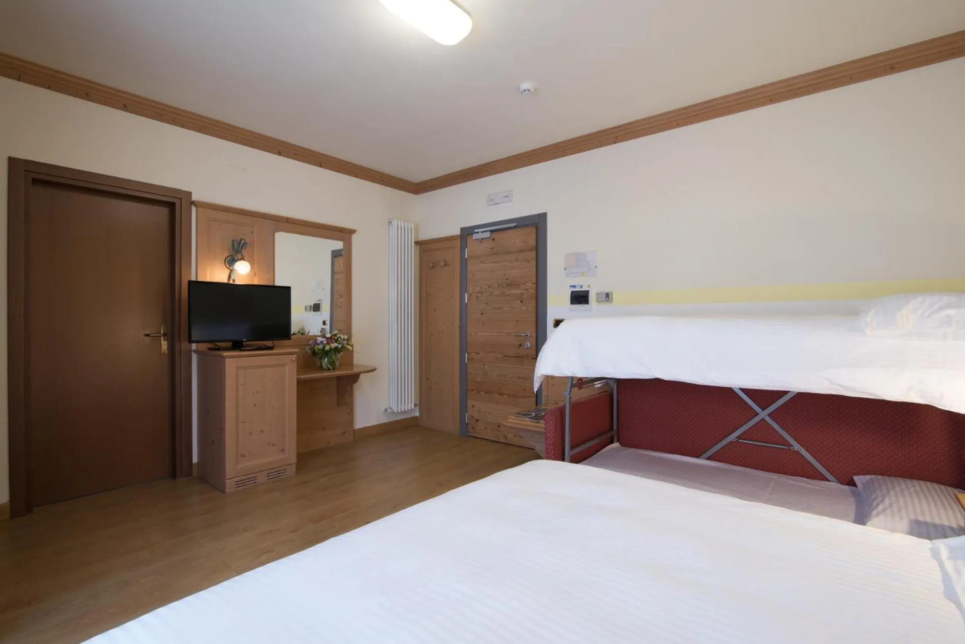 Bedroom, Bed in Hotel Colfosco