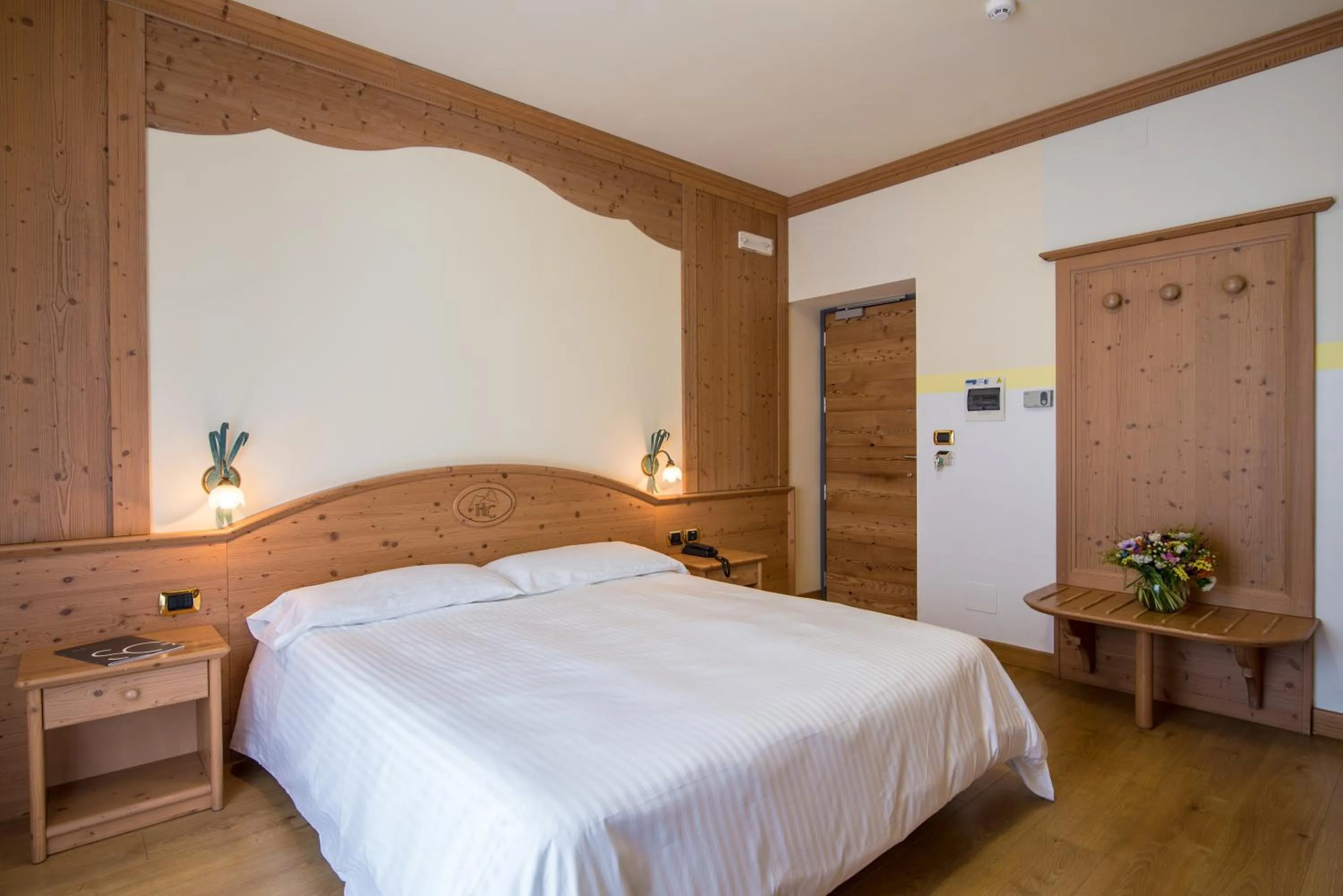 Bedroom, Bed in Hotel Colfosco