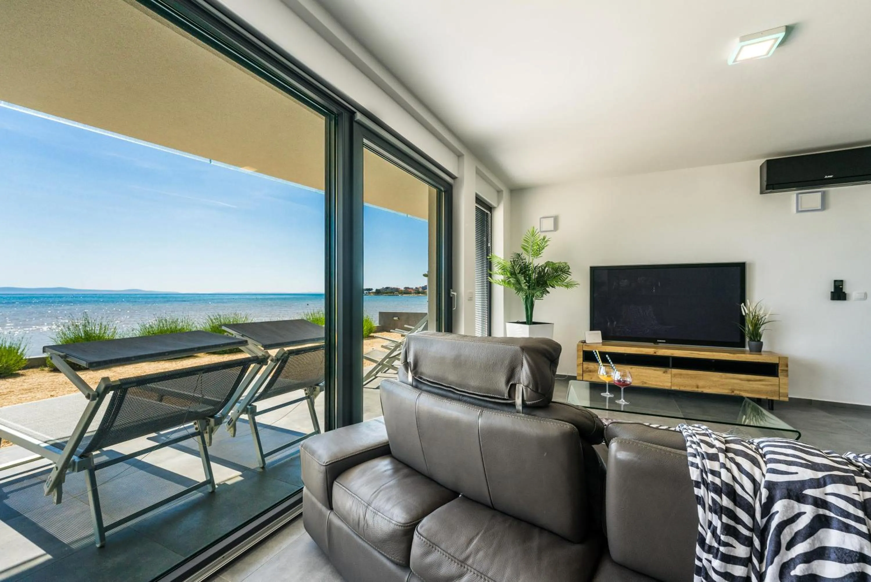 Jimmys Beach Privlaka direkt am Meer und beheiztem Pool