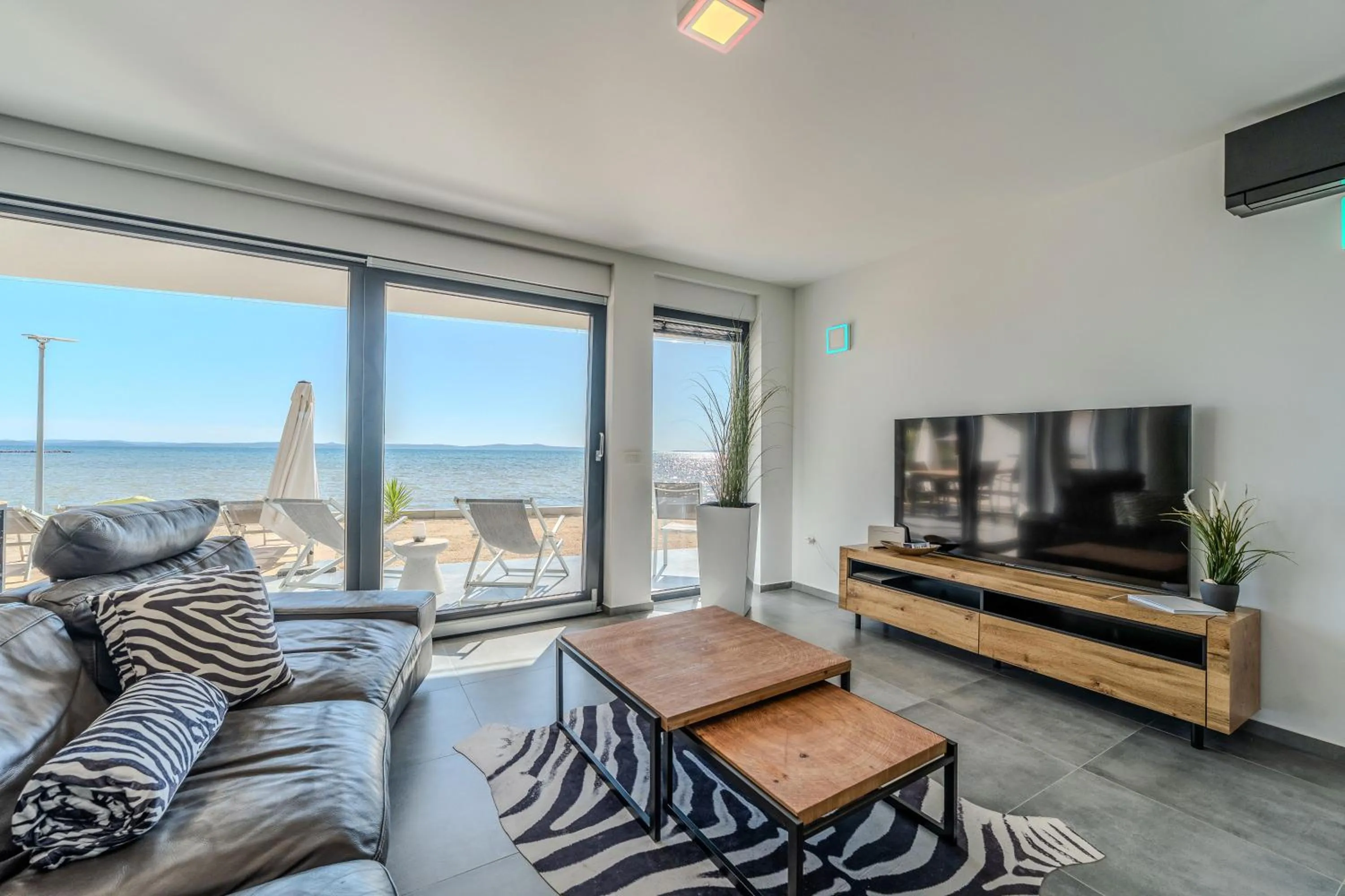 Jimmys Beach Privlaka direkt am Meer und beheiztem Pool
