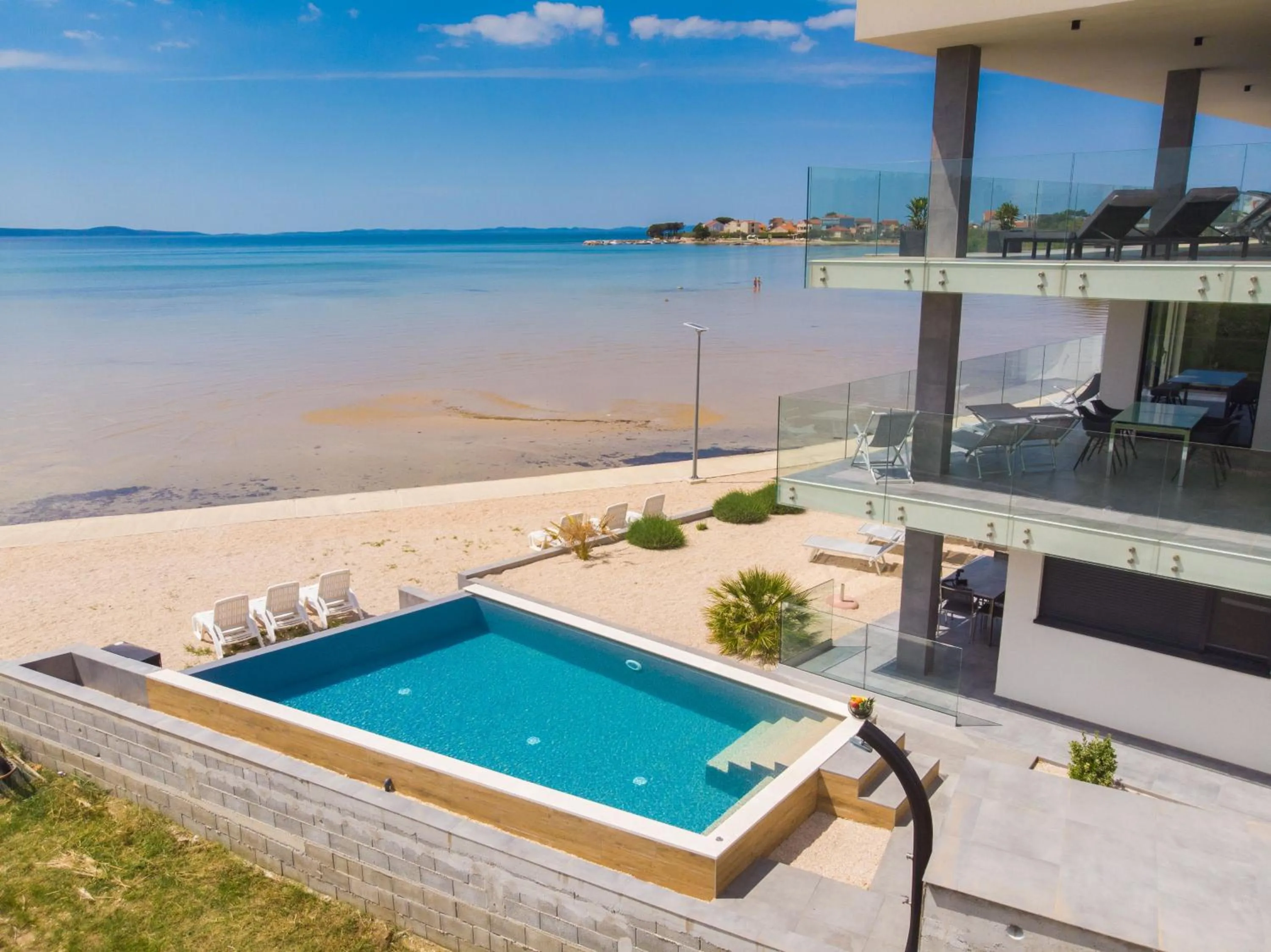 Jimmys Beach Privlaka direkt am Meer und beheiztem Pool