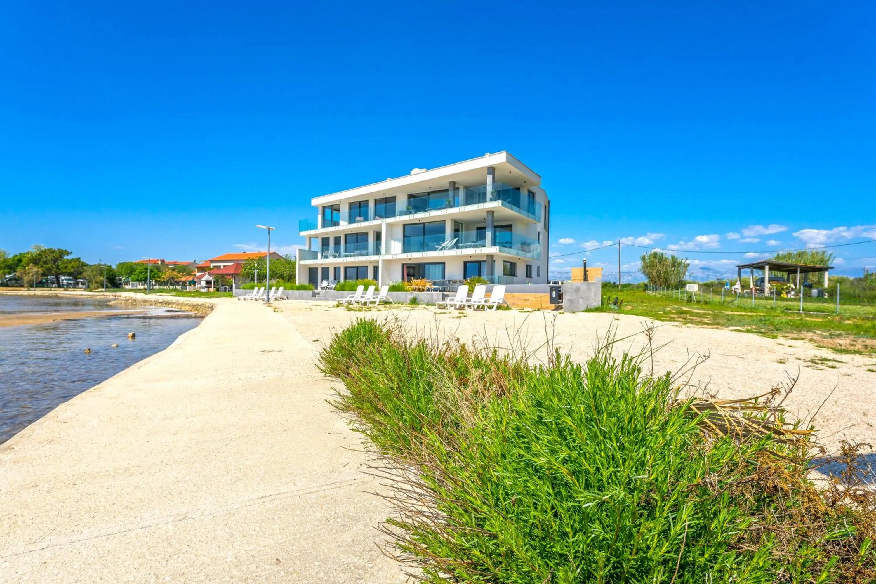 Jimmys Beach Privlaka direkt am Meer und beheiztem Pool