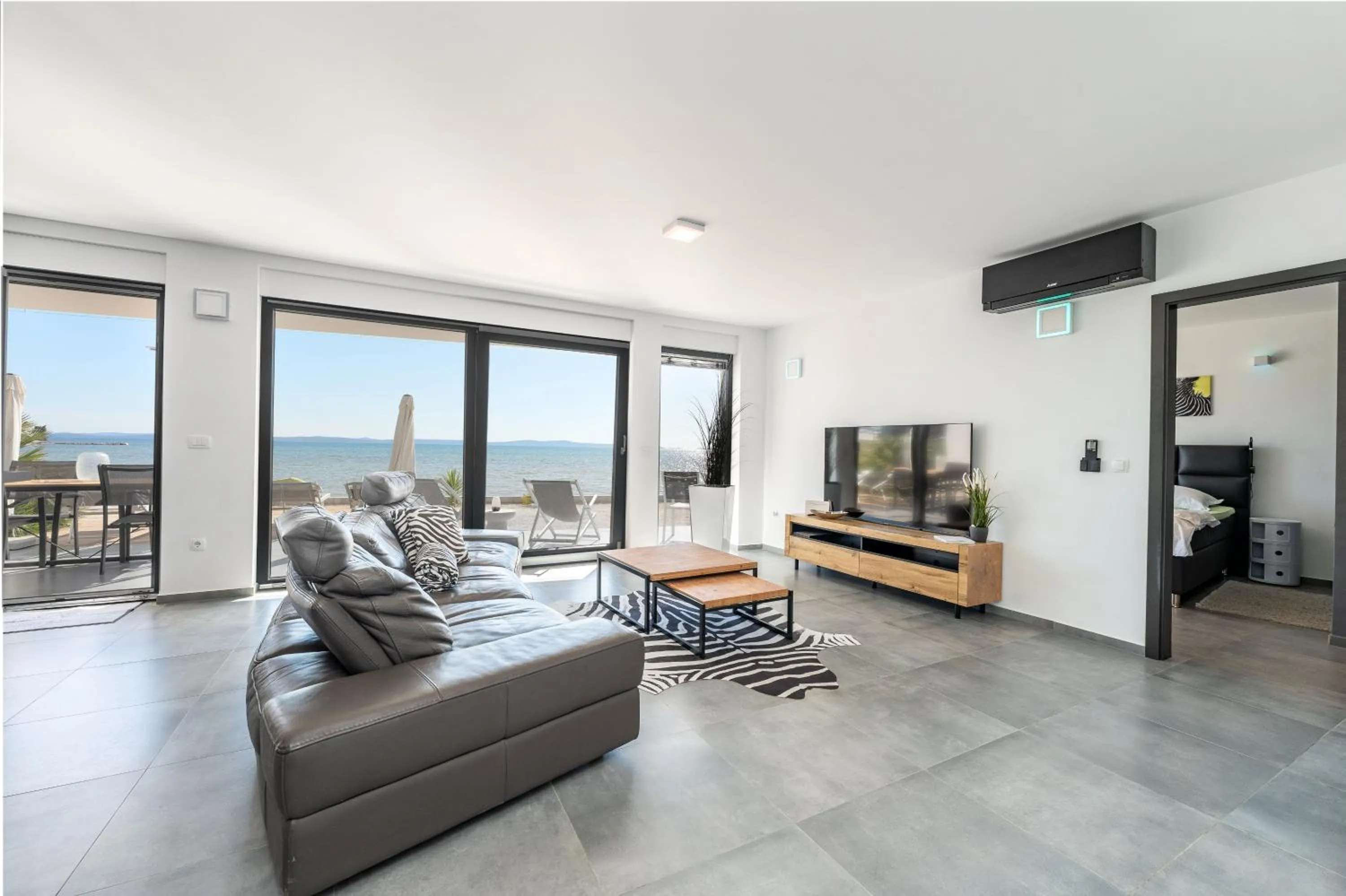 Jimmys Beach Privlaka direkt am Meer und beheiztem Pool