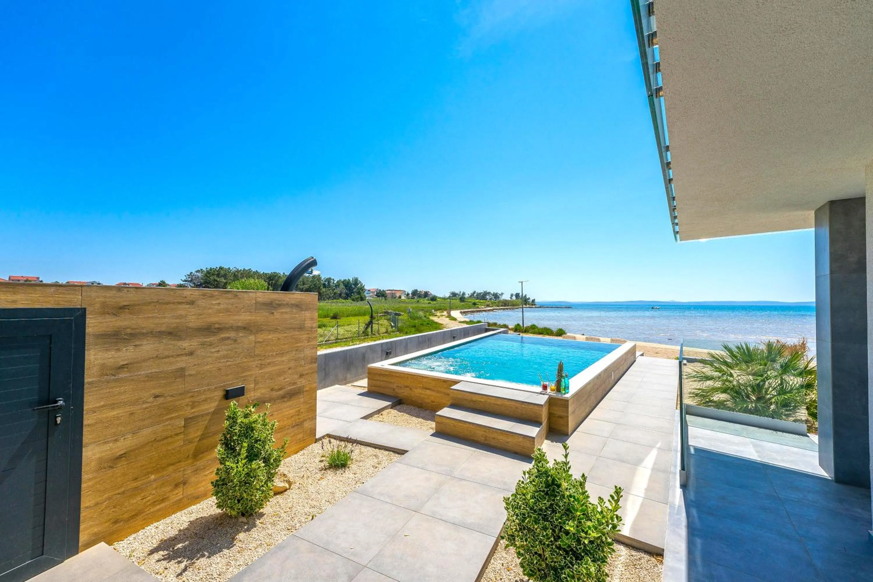 Jimmys Beach Privlaka direkt am Meer und beheiztem Pool