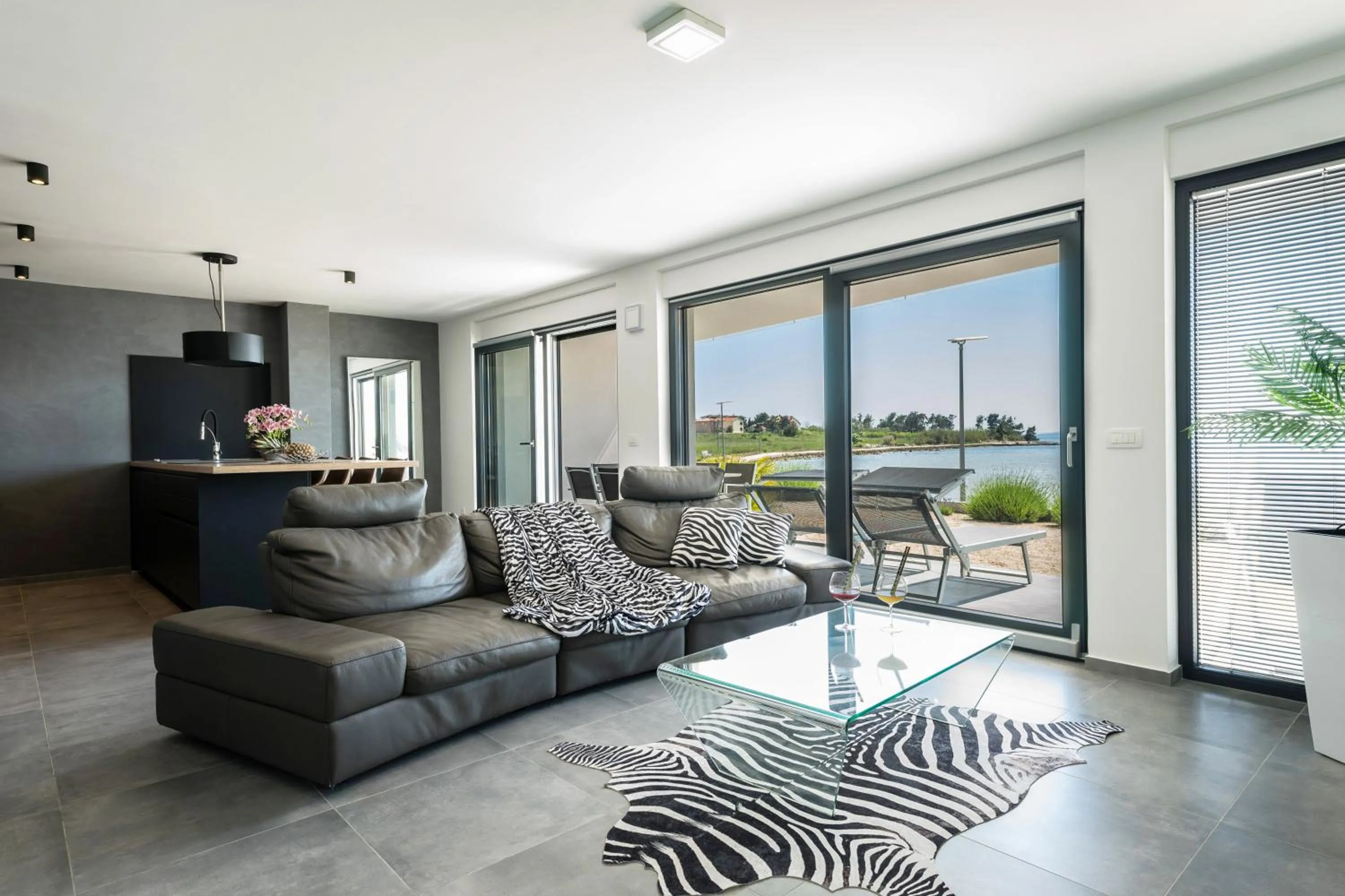 Jimmys Beach Privlaka direkt am Meer und beheiztem Pool