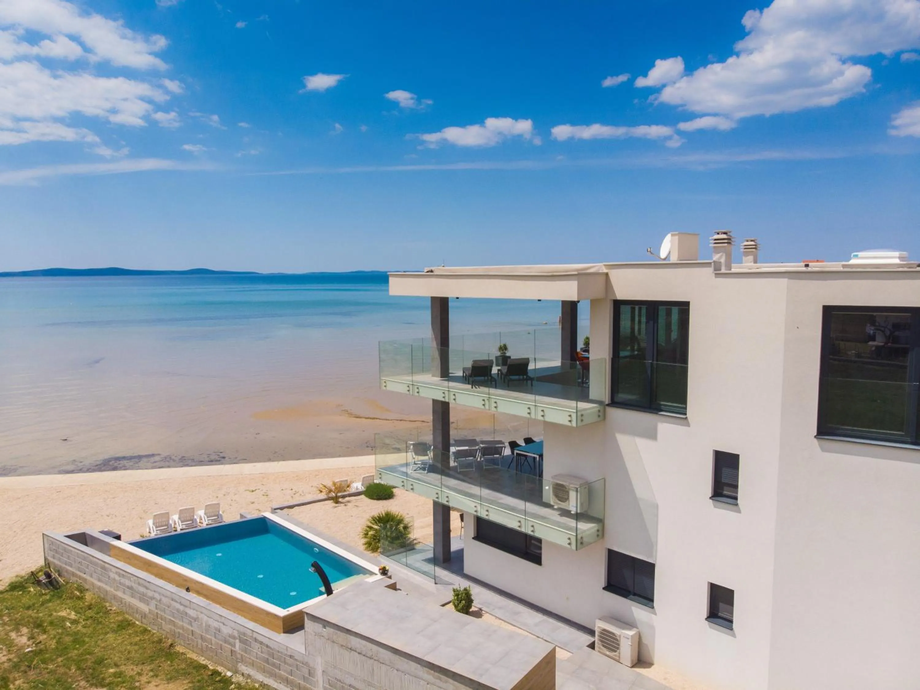 Jimmys Beach Privlaka direkt am Meer und beheiztem Pool