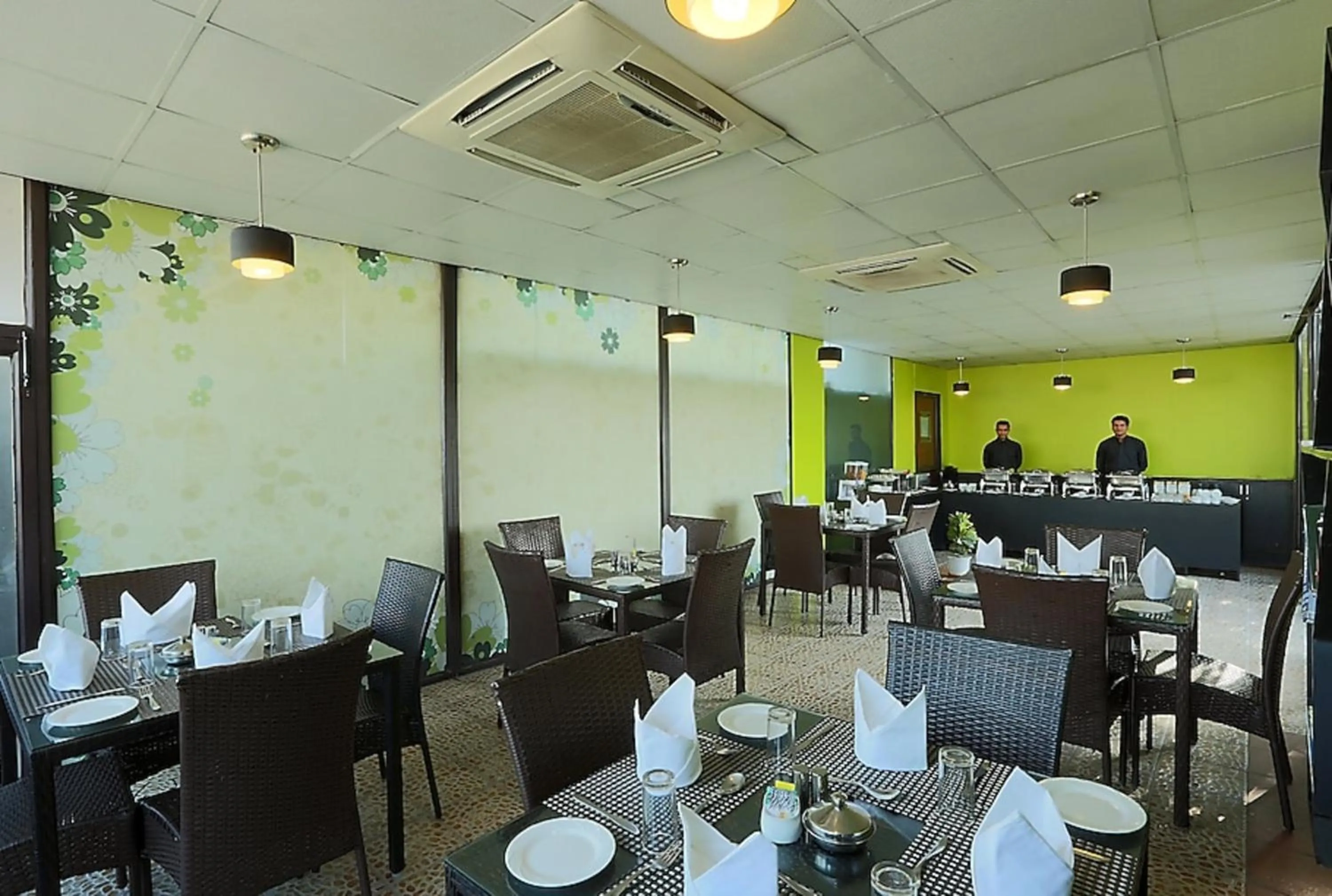 Restaurant/places to eat in The Pamposh Hotel