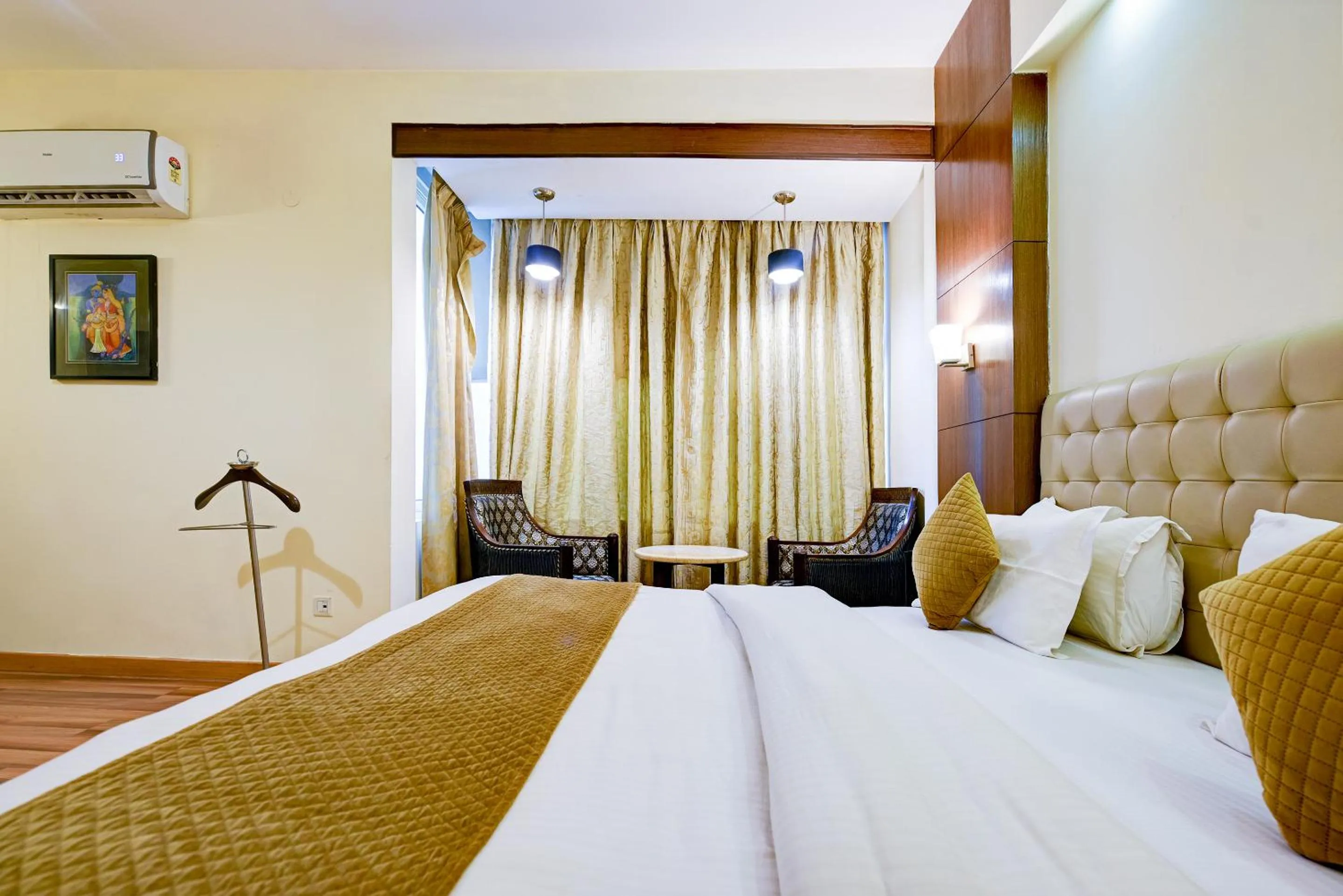 Bed in The Pamposh Hotel