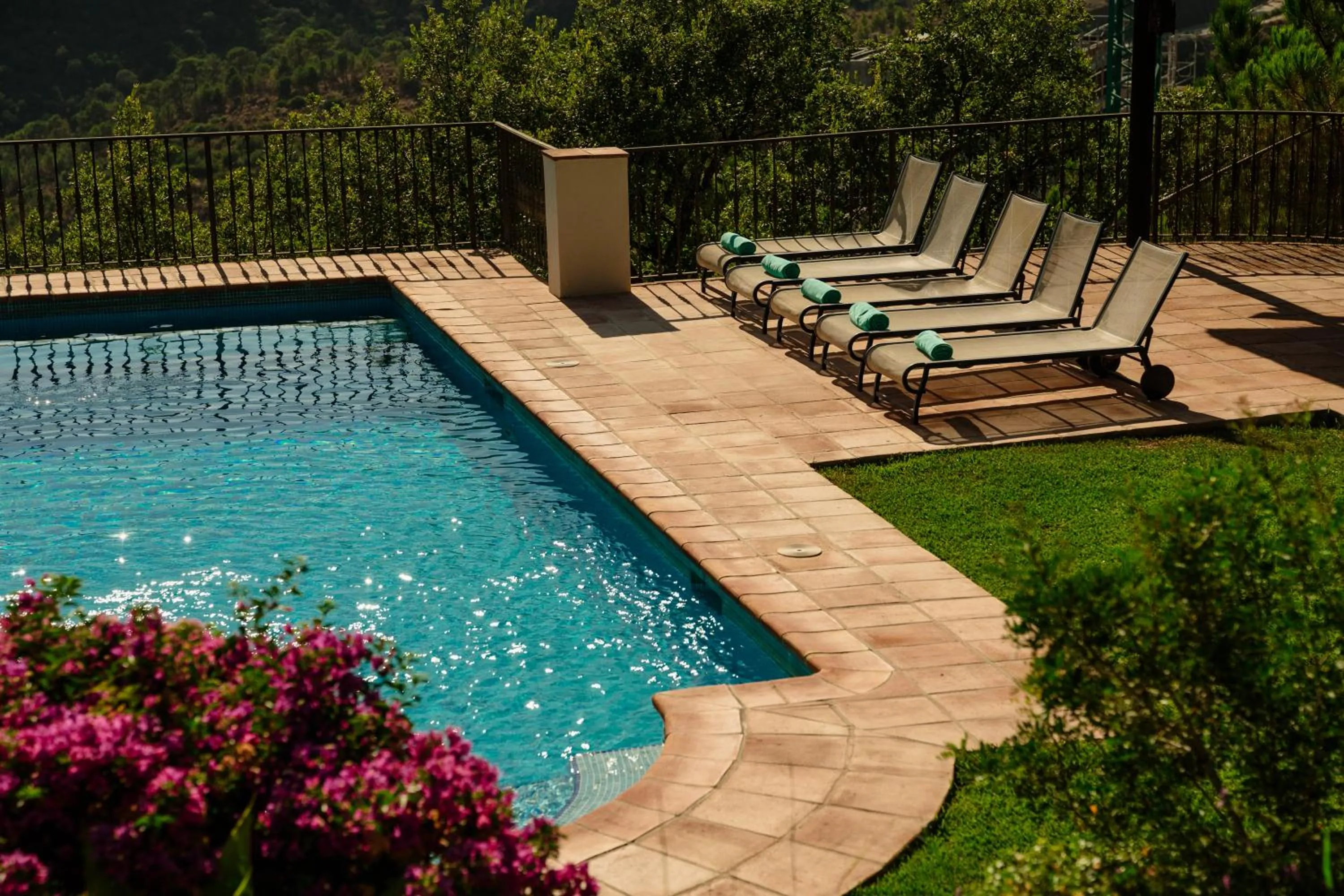 La Zagaleta, Benahavís - Villa with private pool and mountain views