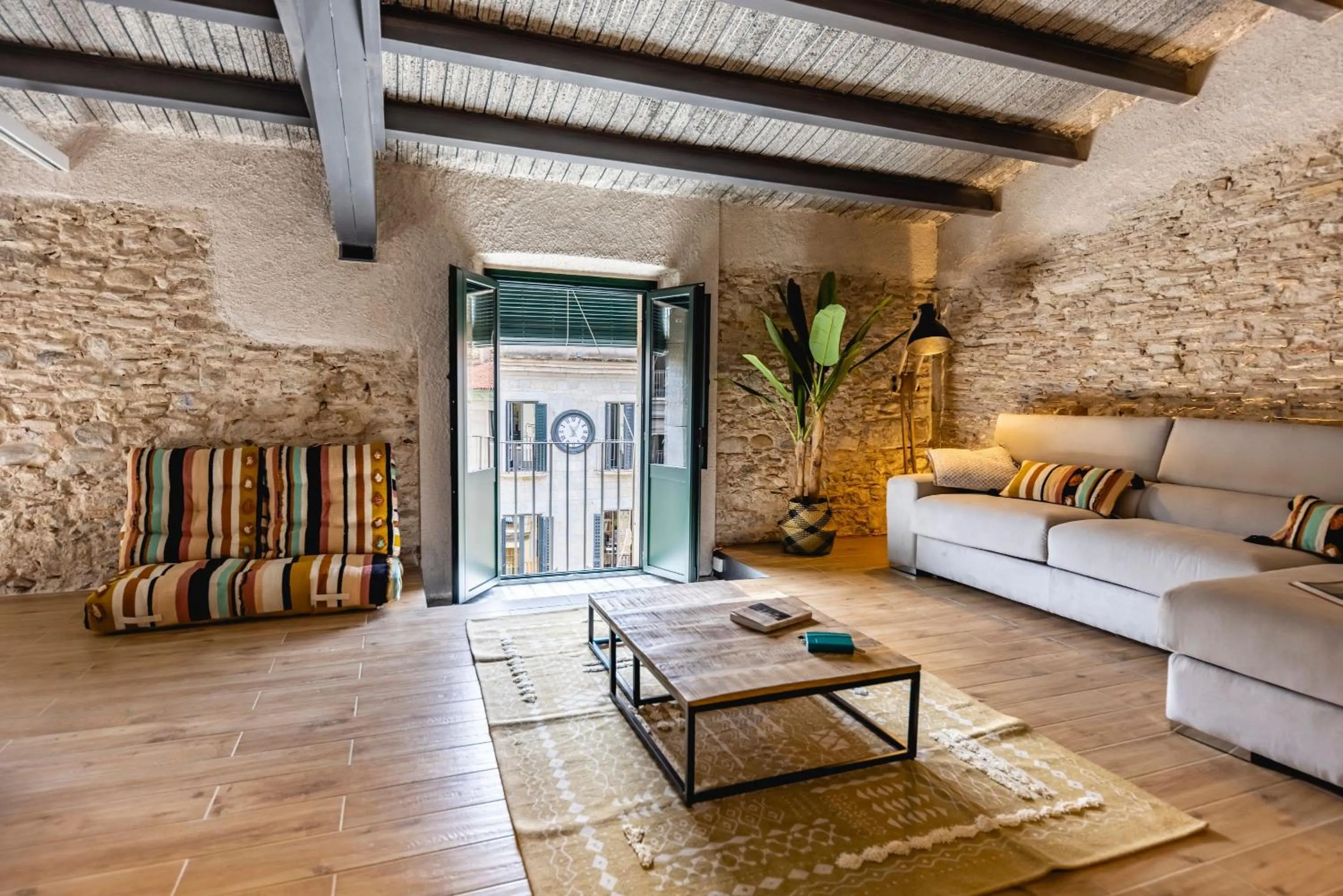 Living room in Bravissimo Plaça del Vi, Design Penthouse