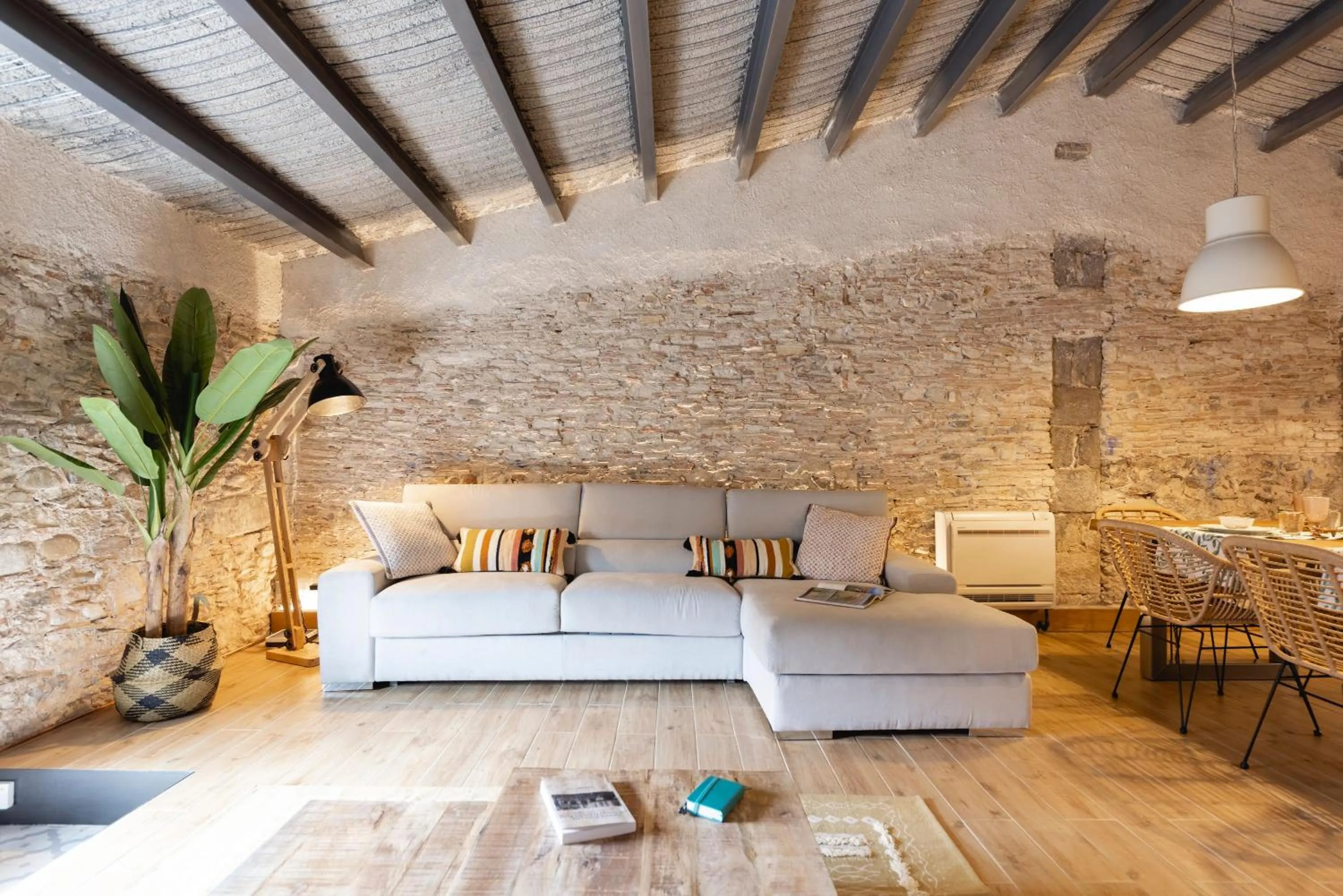 Living room in Bravissimo Plaça del Vi, Design Penthouse