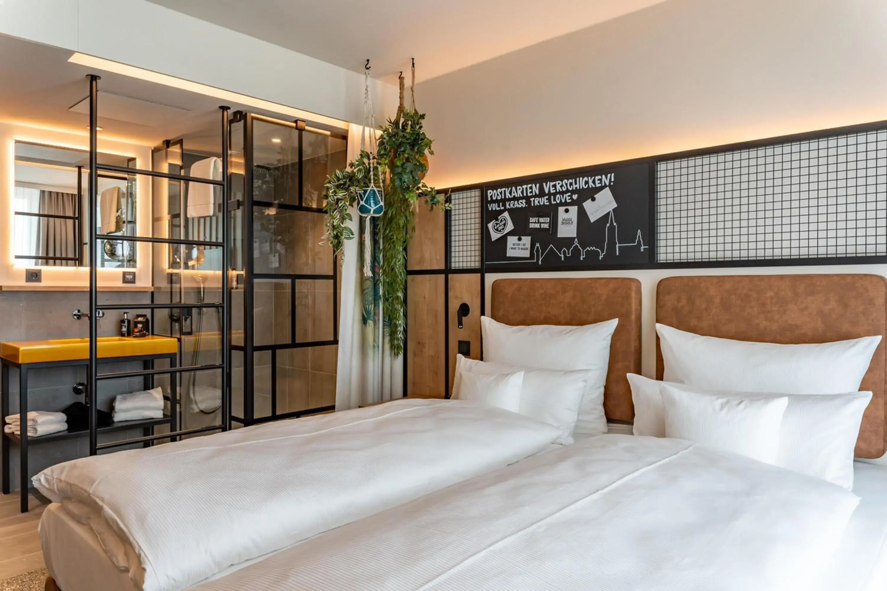 King Room in Me and All Hotel ulm, by Hyatt King Room in Me and All Hotel ulm, by Hyatt