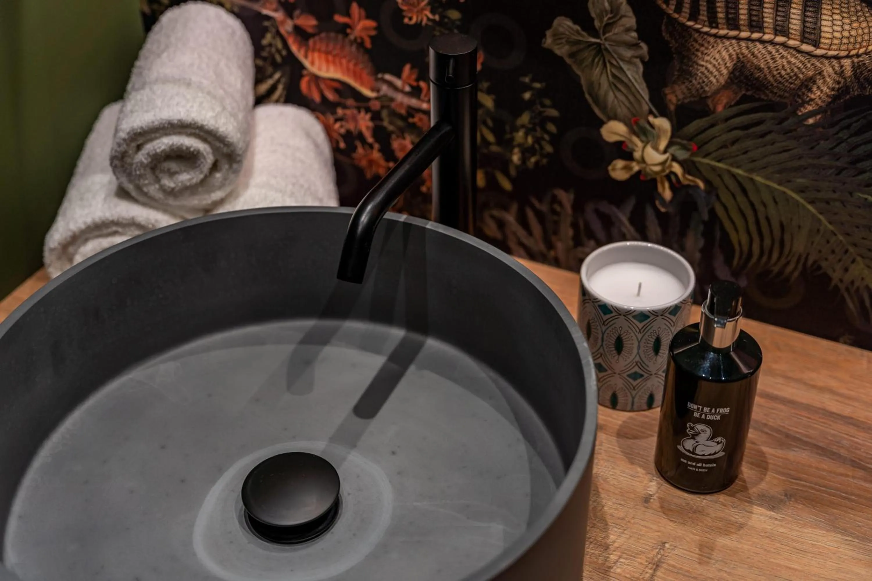 Bathroom in Me and All Hotel ulm, by Hyatt