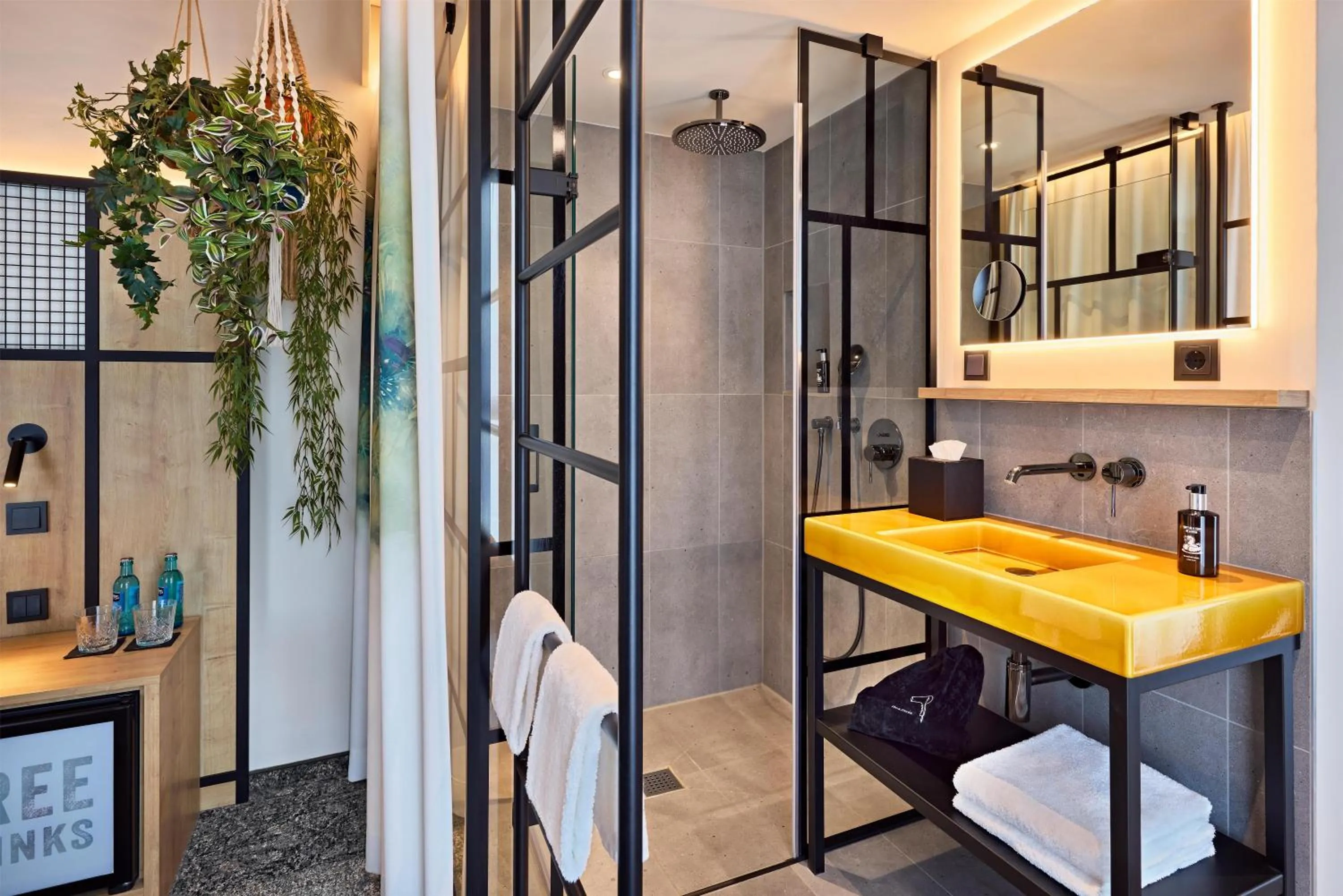 Bathroom in Me and All Hotel ulm, by Hyatt