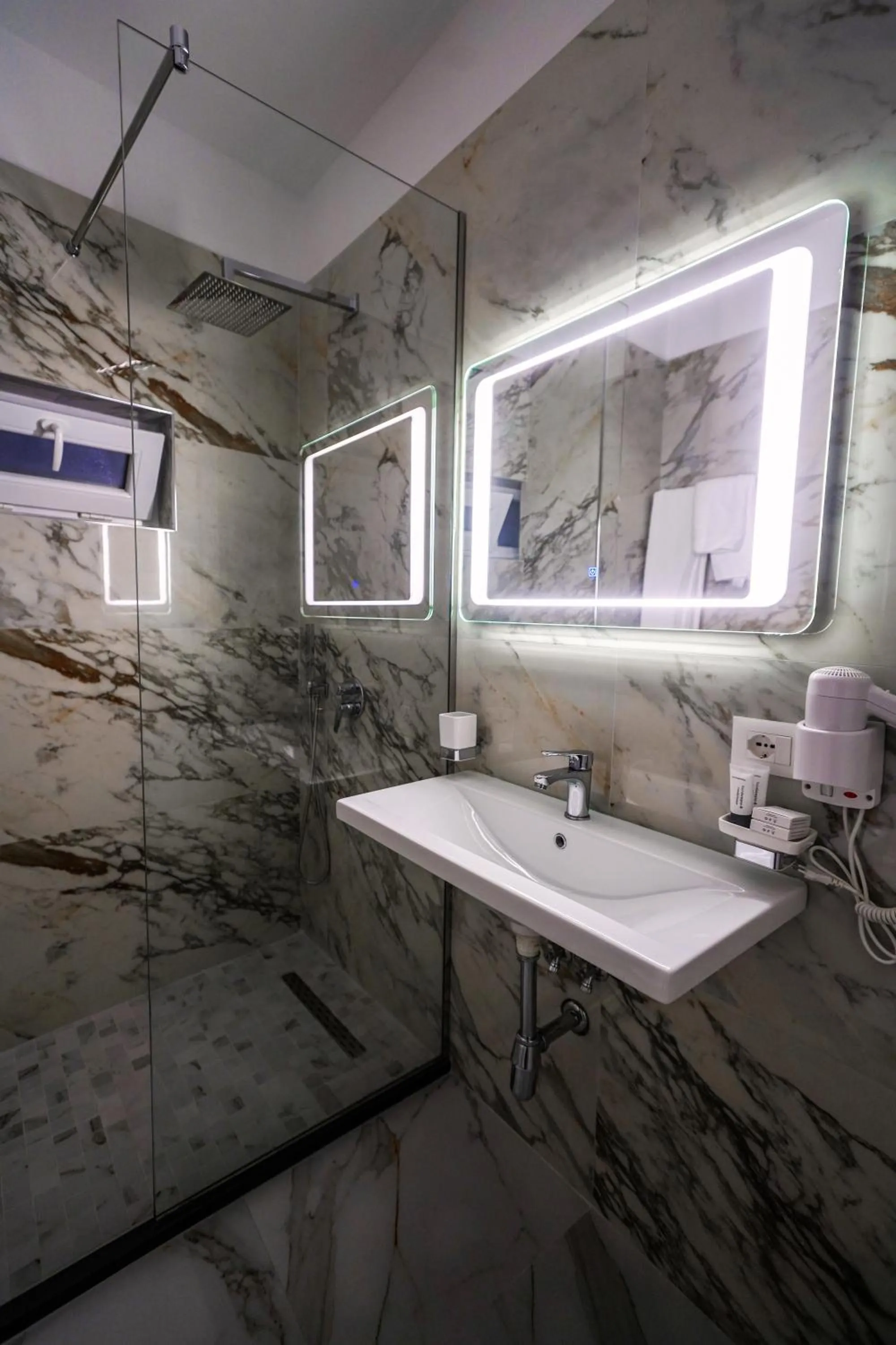 Toilet in Hotel Capital Inn Tirana