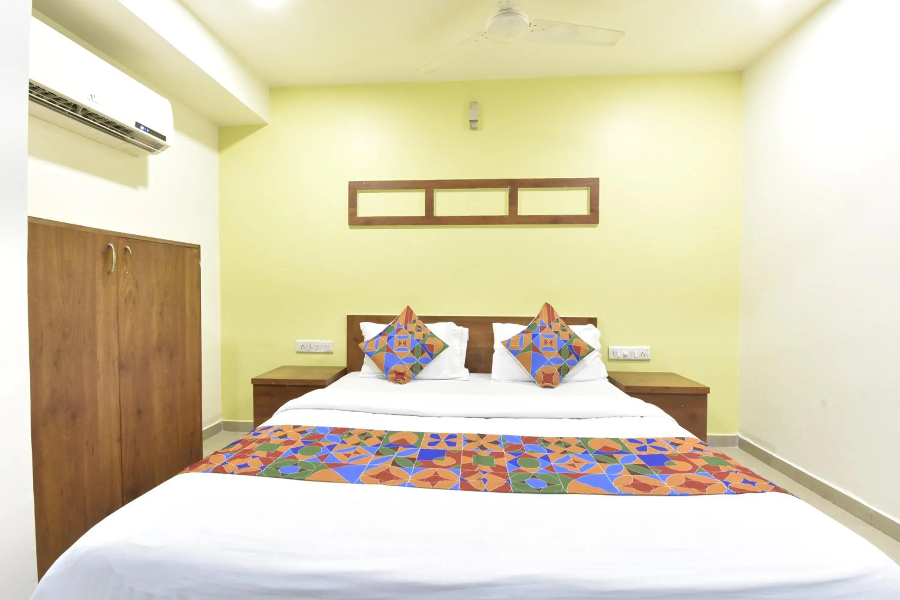 Bed in HOTEL GOLD LEAF