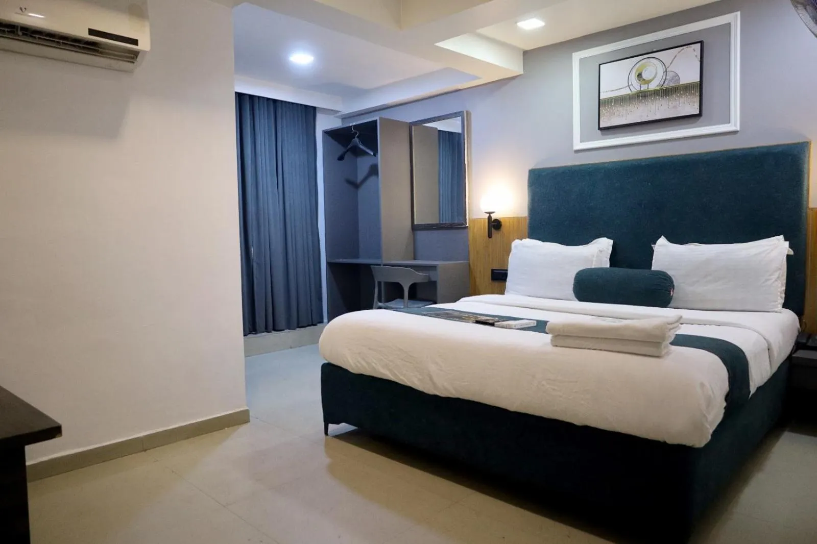 Bed in HOTEL GOLD LEAF