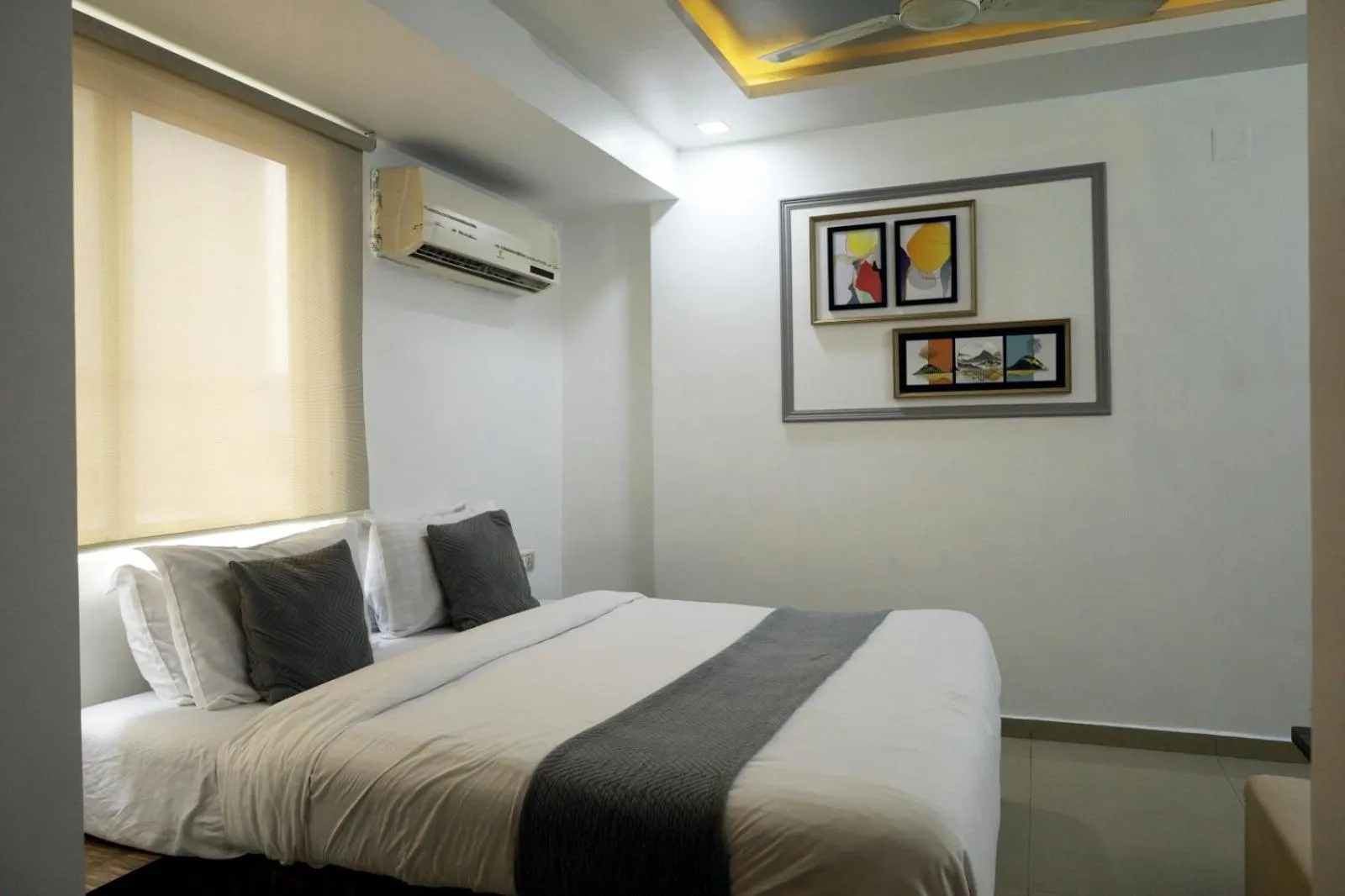 Bedroom, Bed in HOTEL GOLD LEAF