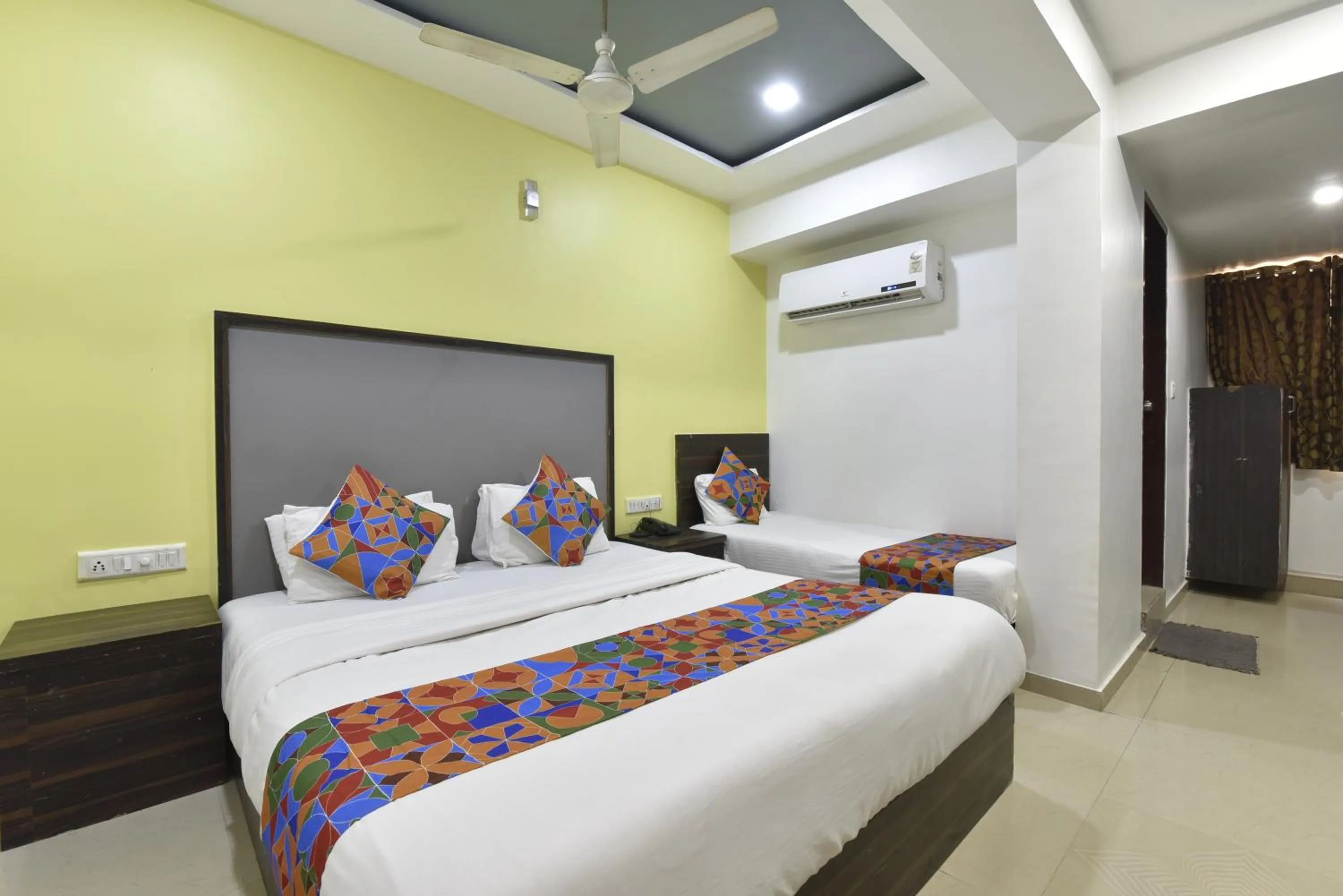 Bed in HOTEL GOLD LEAF