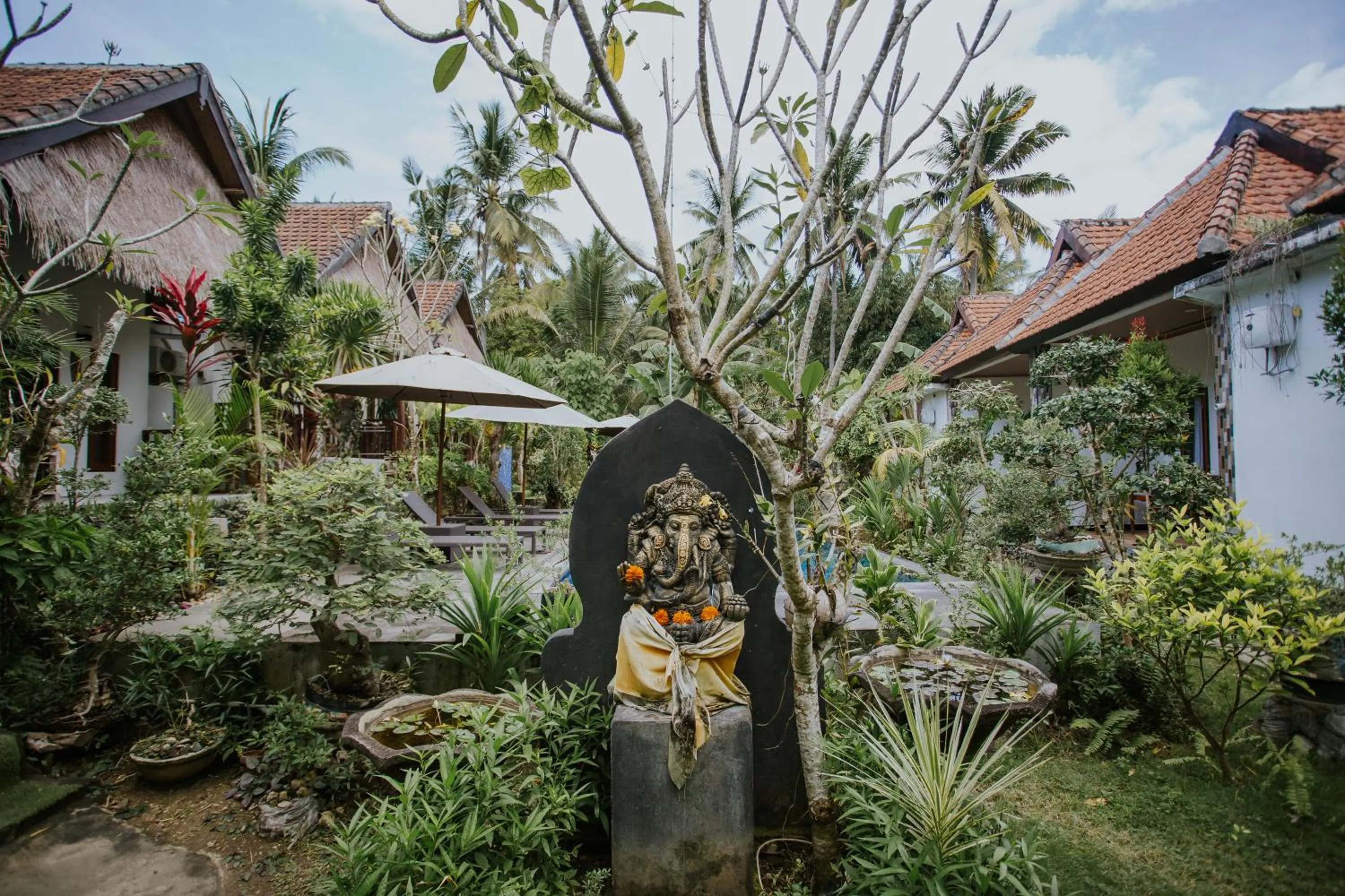 Restaurant/places to eat in Alam Selumbung Garden