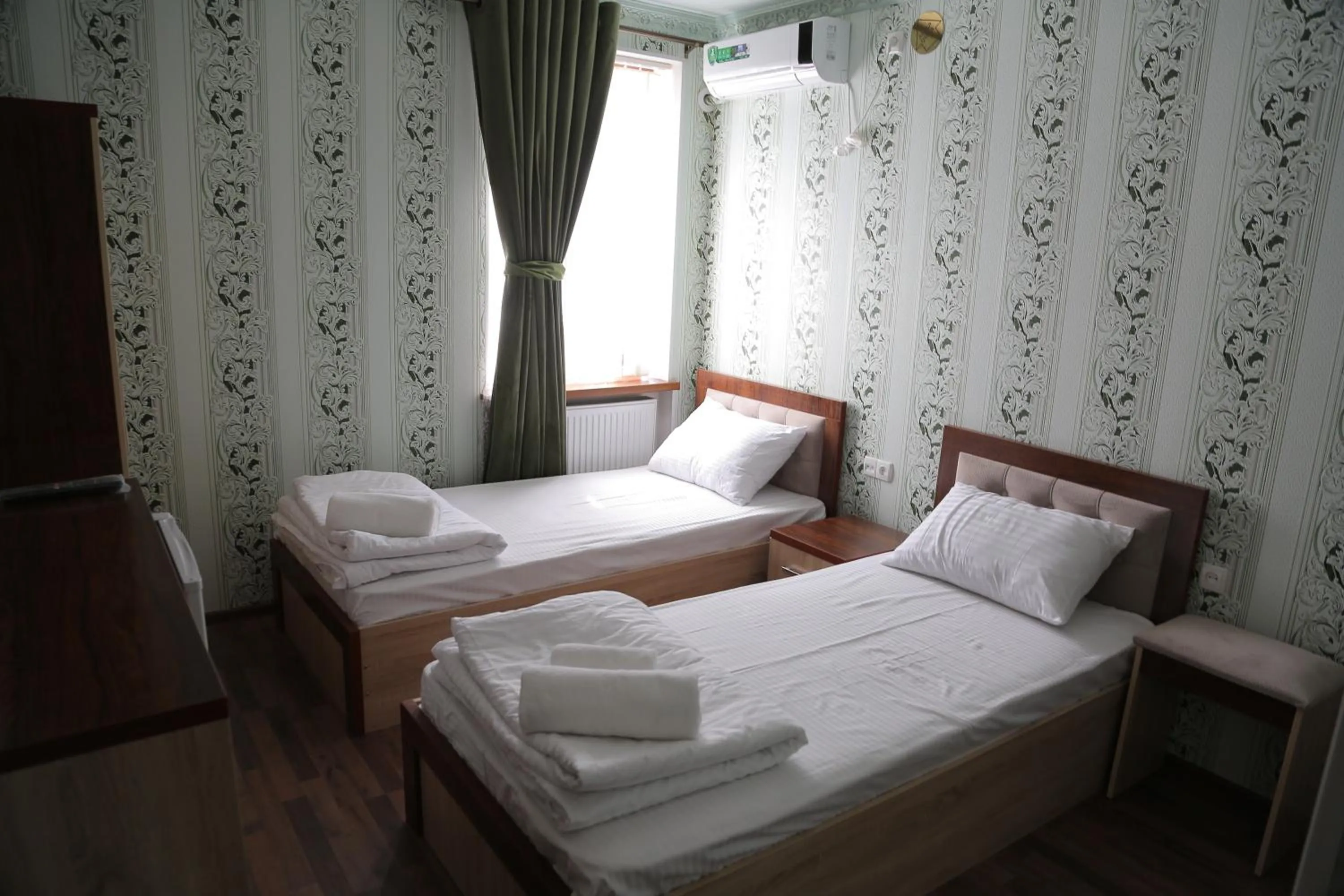 Bed in Hotel Plaza 777