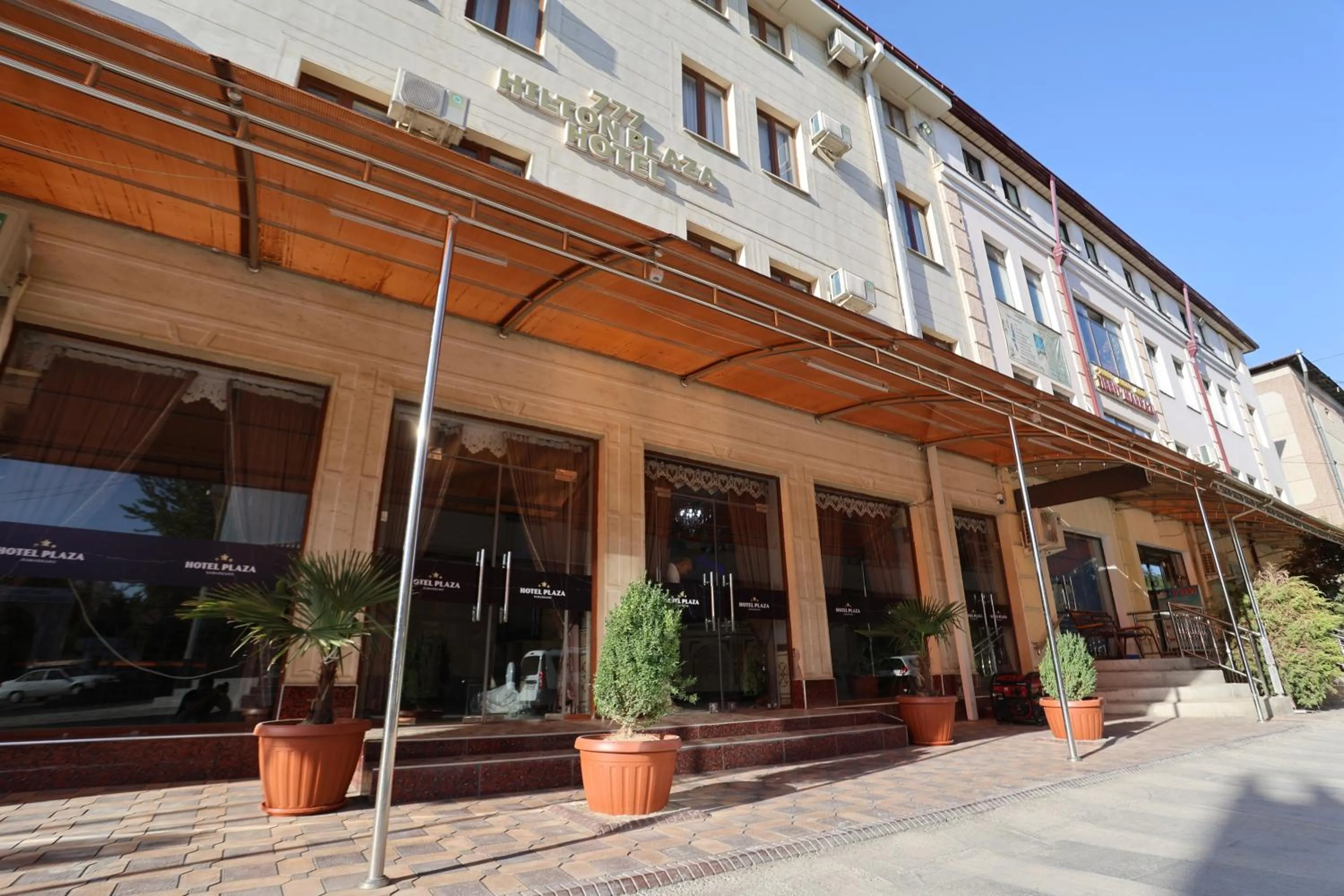 Property building in Hotel Plaza 777