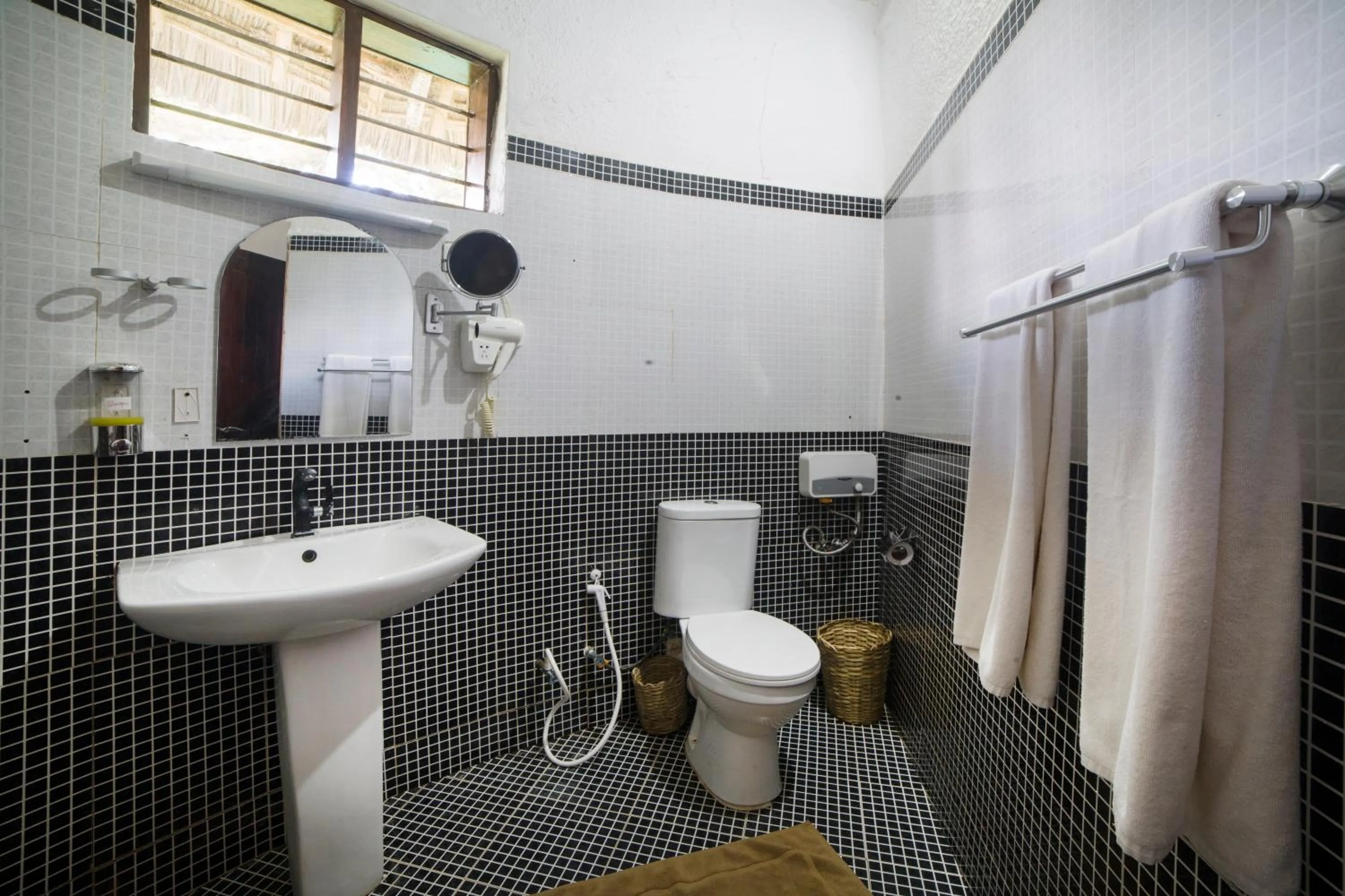 Bathroom in Antonio Beach Tree House Hotel & Spa