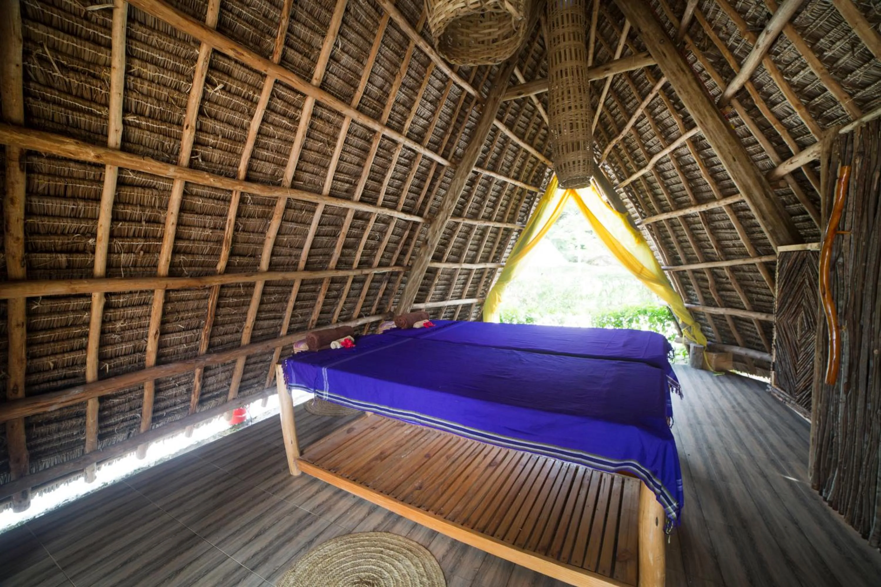 Massage, Bed in Antonio Beach Tree House Hotel & Spa