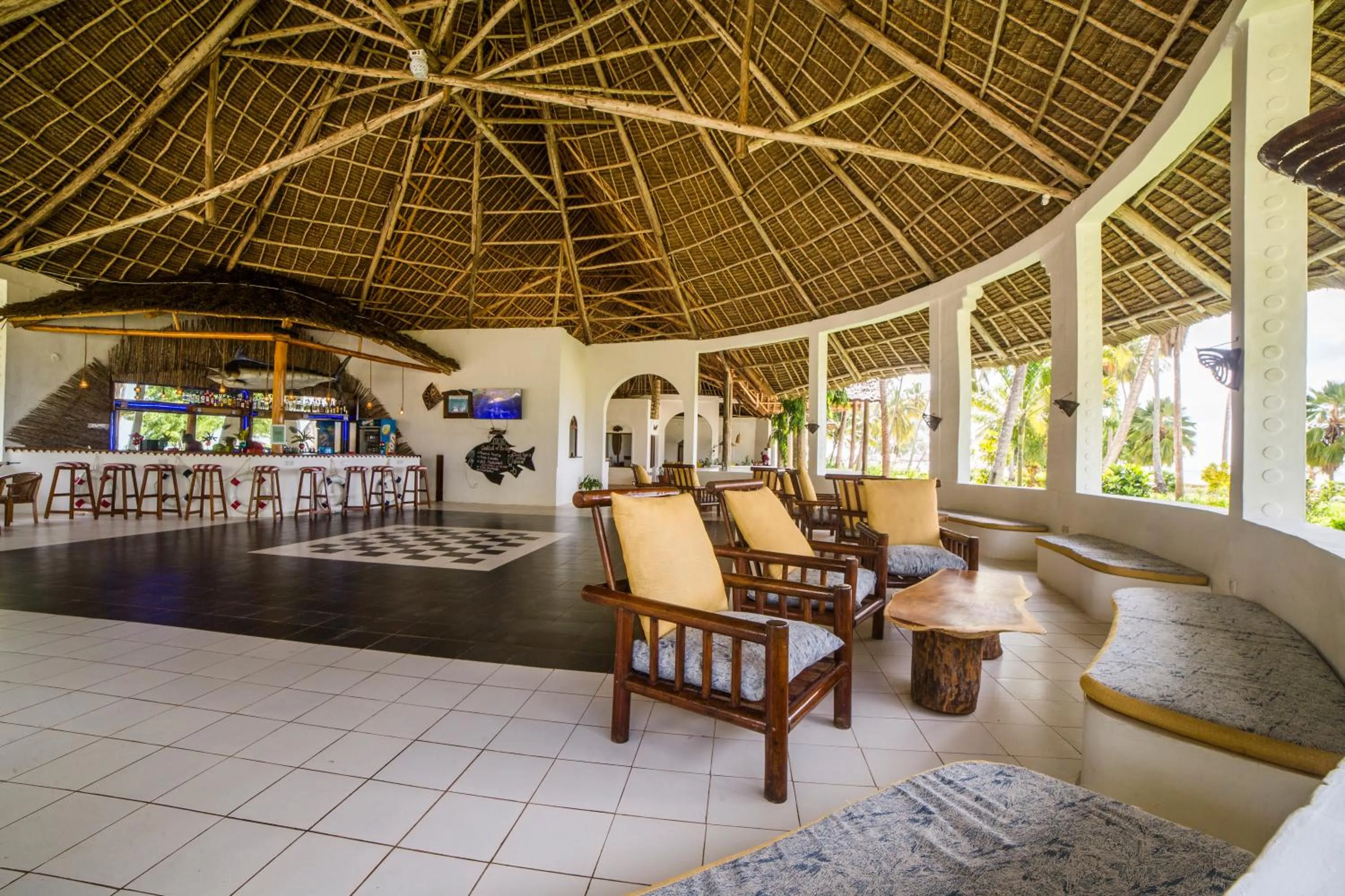 Nightclub / DJ in Antonio Beach Tree House Hotel & Spa