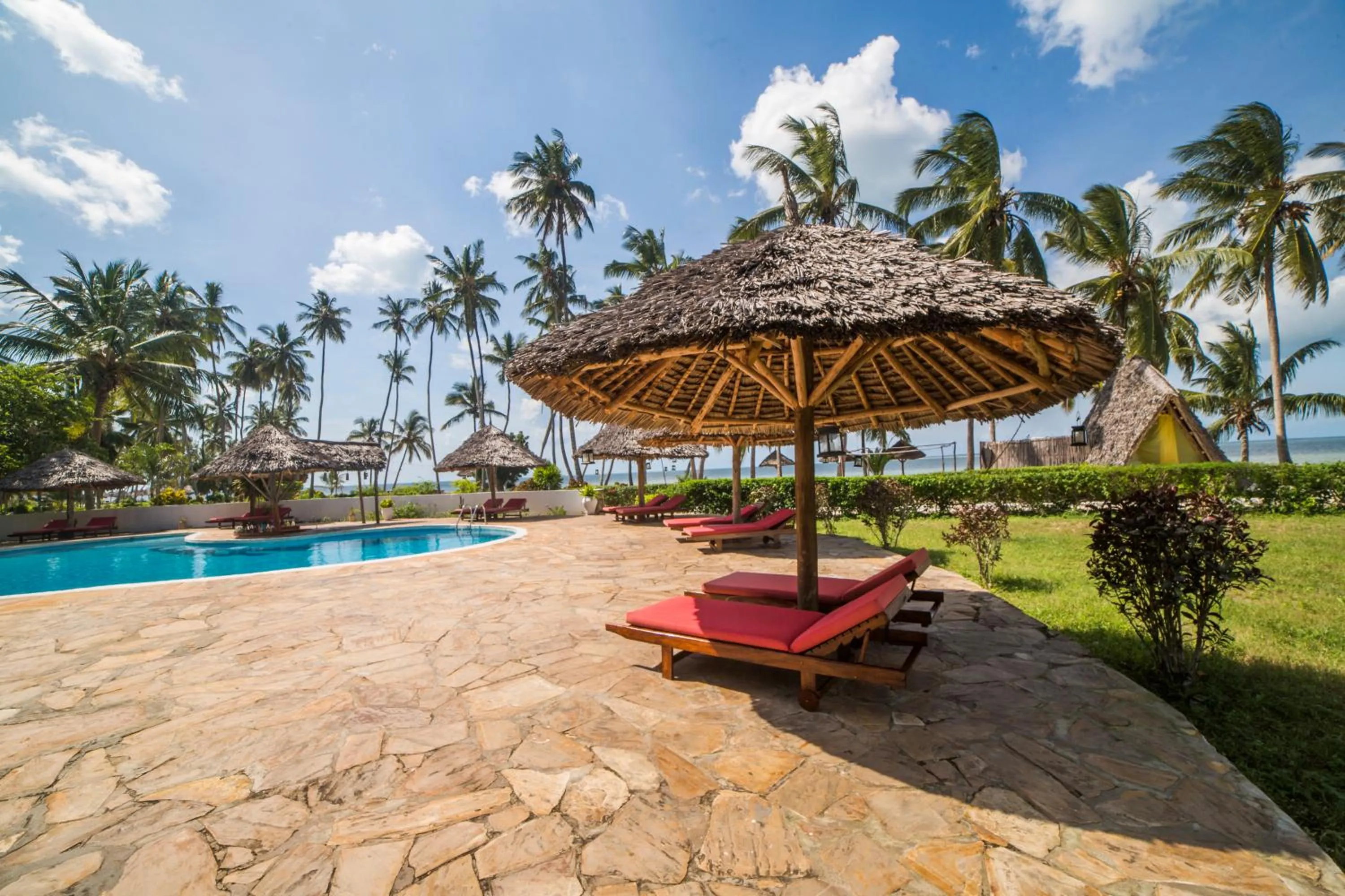 Swimming pool in Antonio Beach Tree House Hotel & Spa