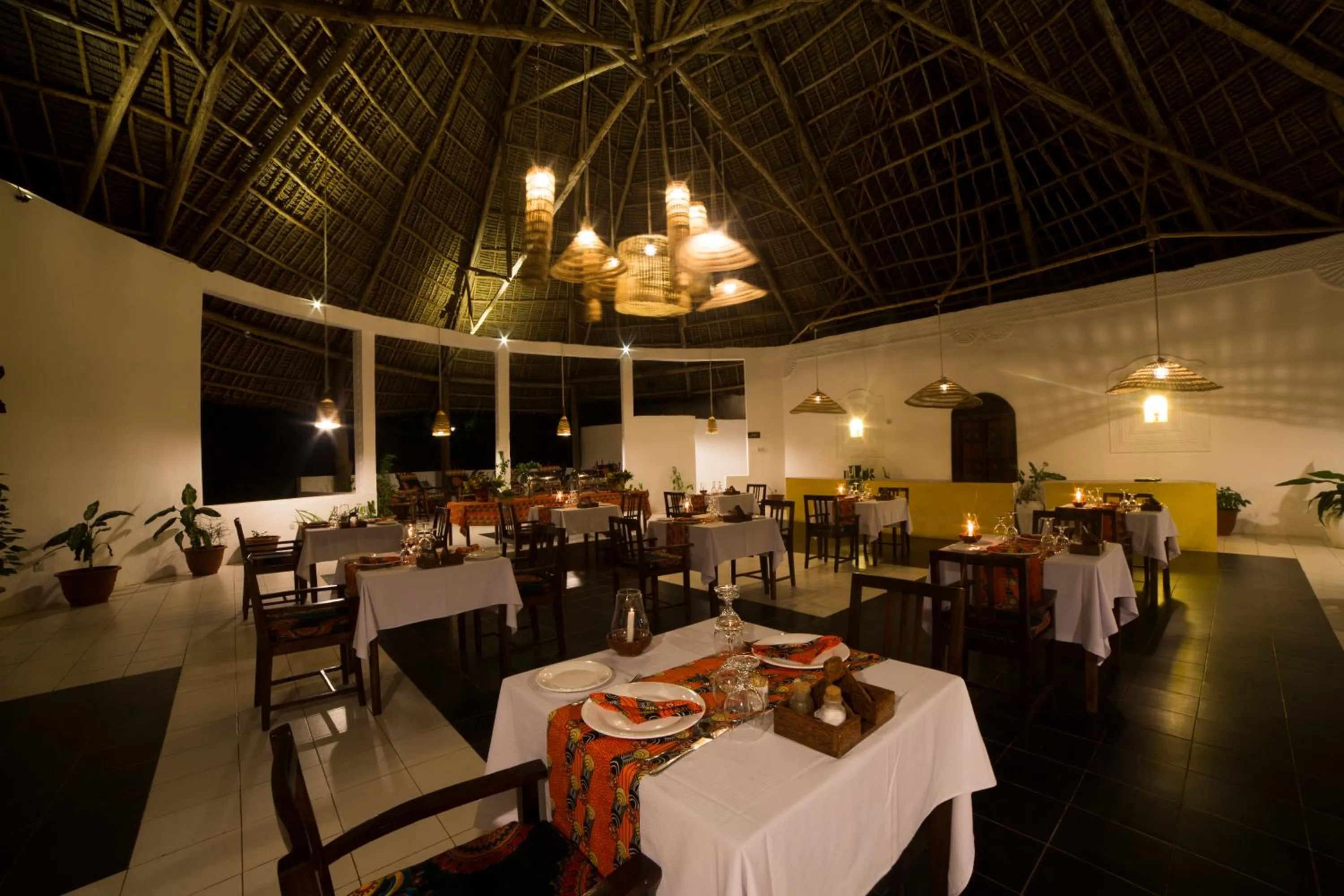 Restaurant/places to eat in Antonio Beach Tree House Hotel & Spa