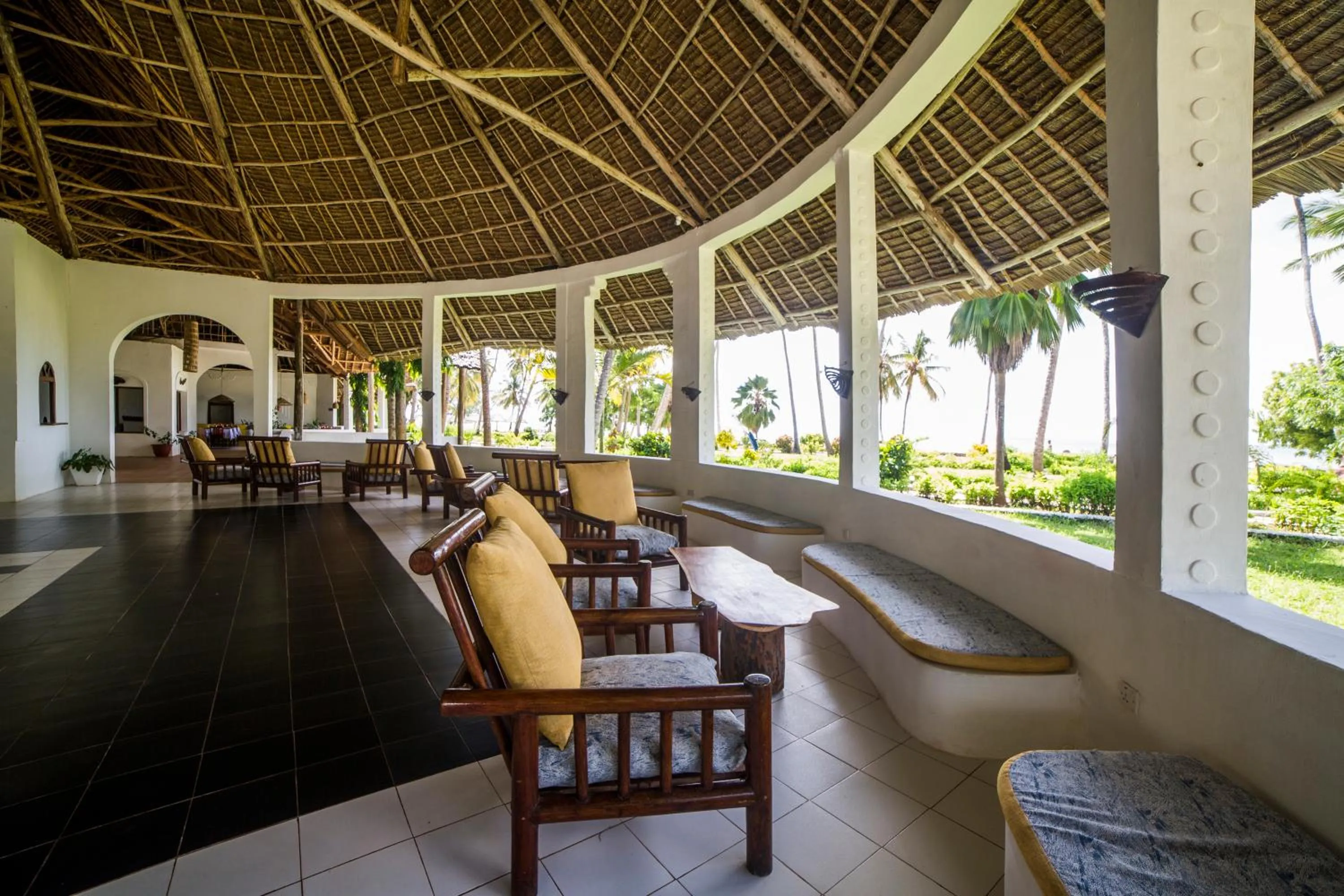 Nightclub / DJ in Antonio Beach Tree House Hotel & Spa