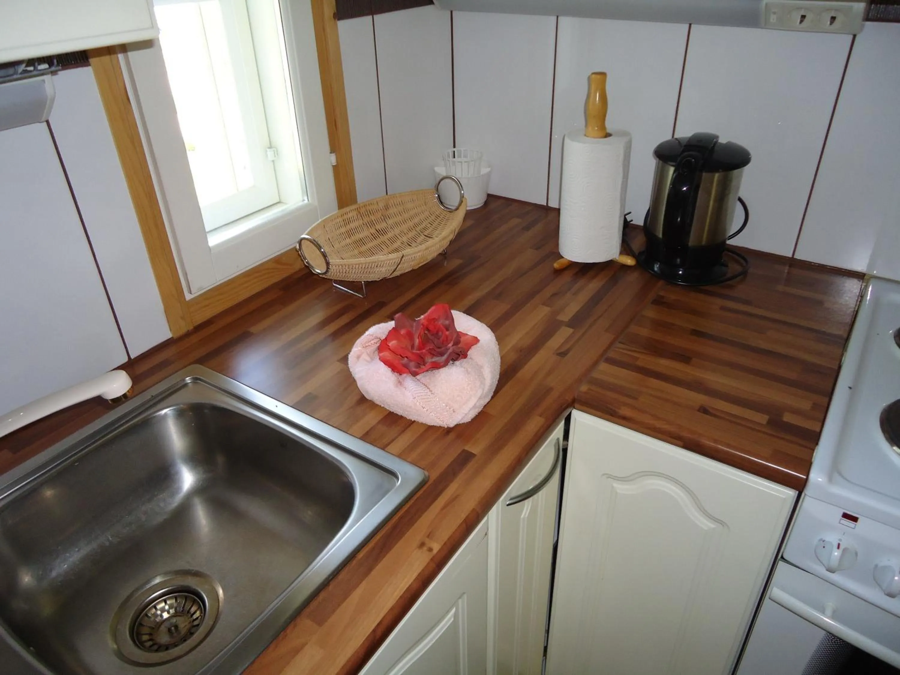 Coffee/tea facilities in Yyterin Villa Pyrylä