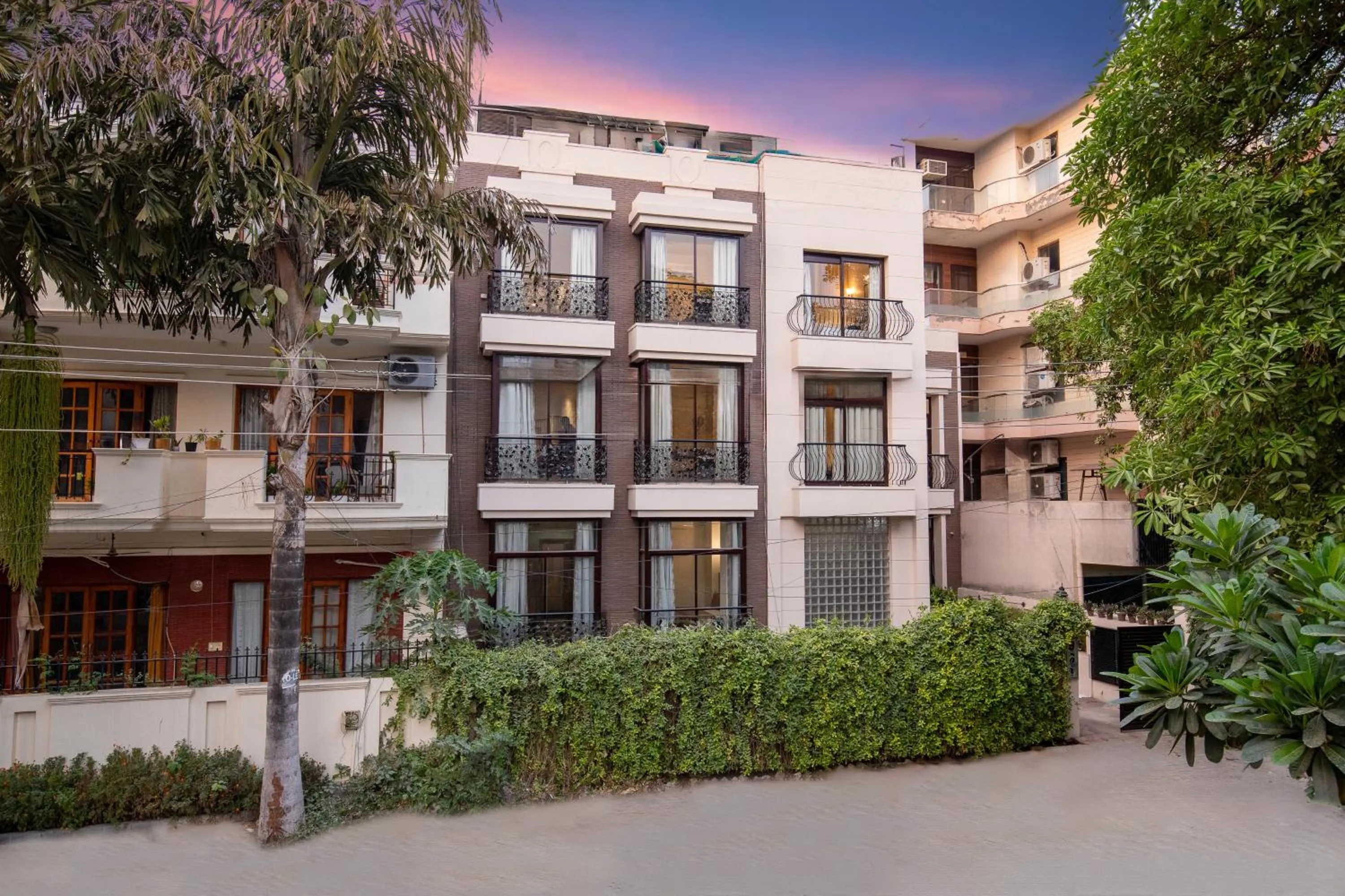 Property building in BedChambers Serviced Apartments, Sector 40