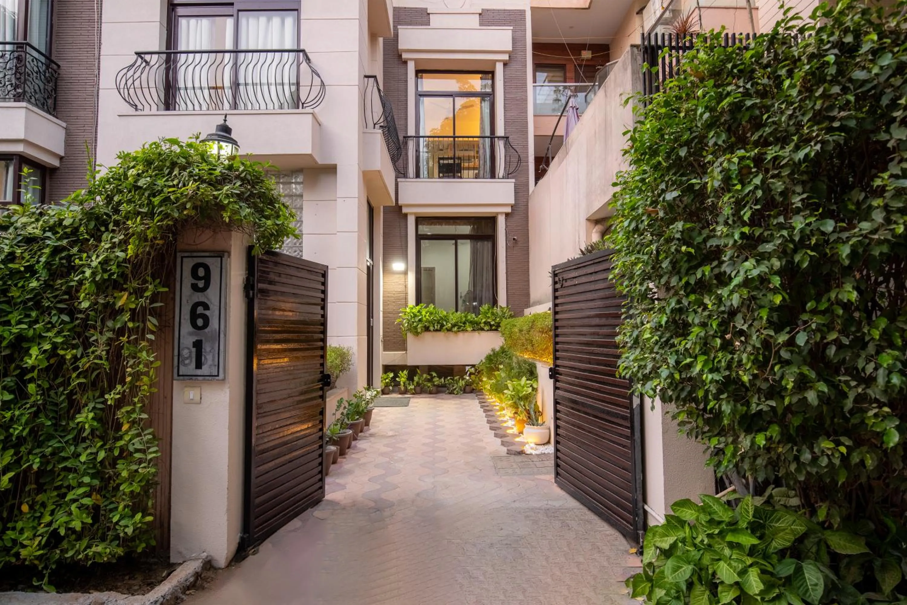 Property building in BedChambers Serviced Apartments, Sector 40