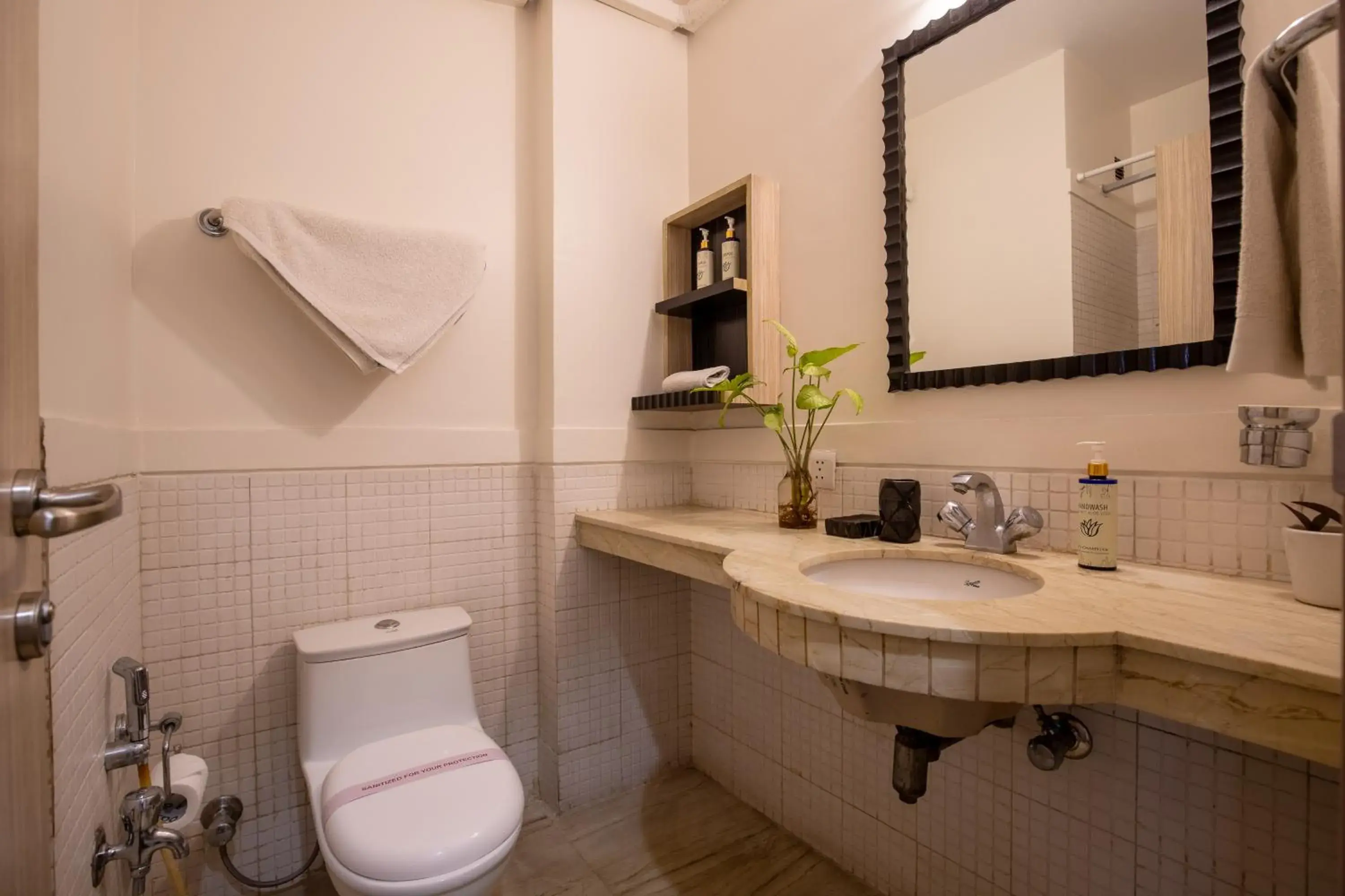 Toilet in BedChambers Serviced Apartments, Sector 40 Toilet in BedChambers Serviced Apartments, Sector 40