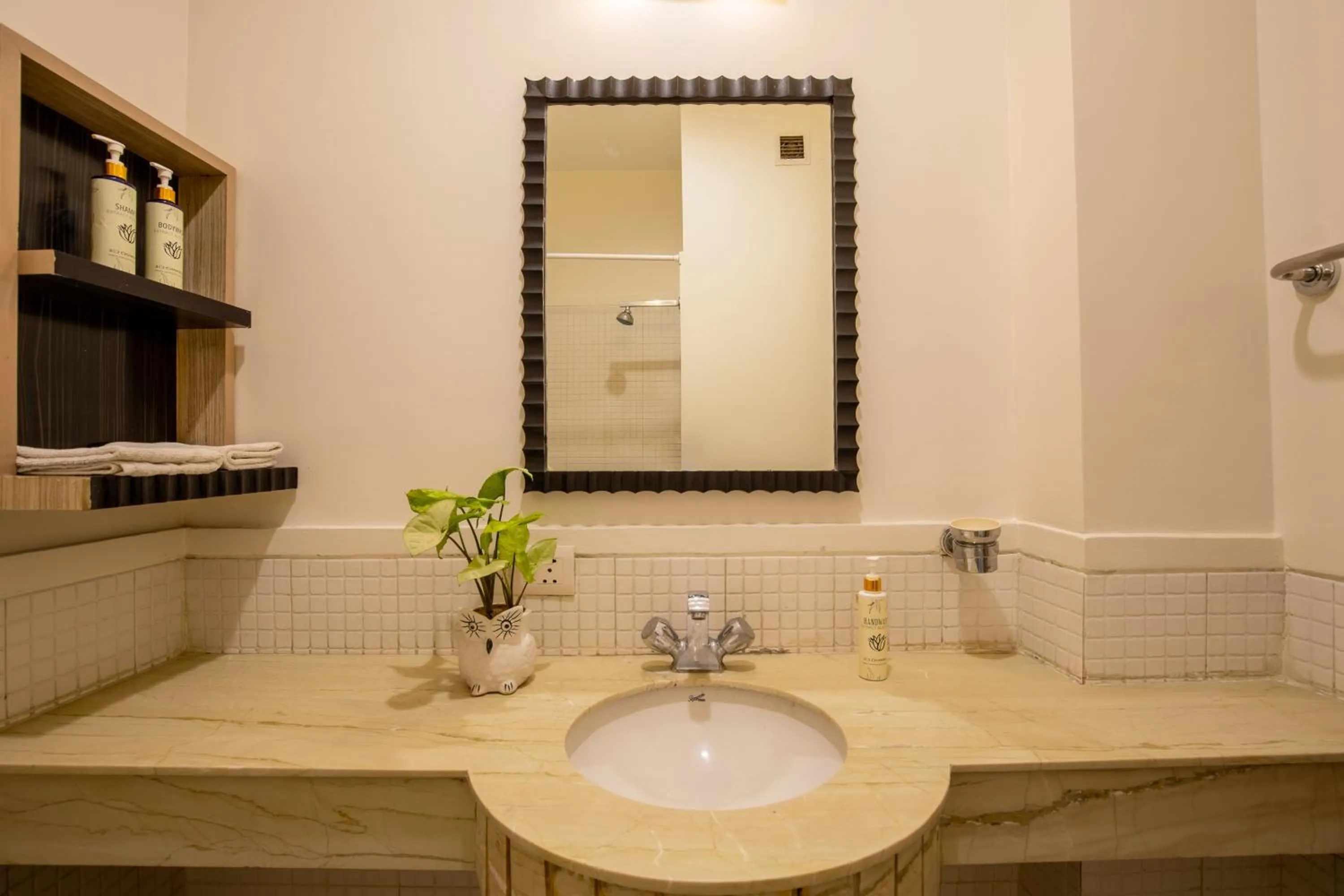 Bathroom in BedChambers Serviced Apartments, Sector 40