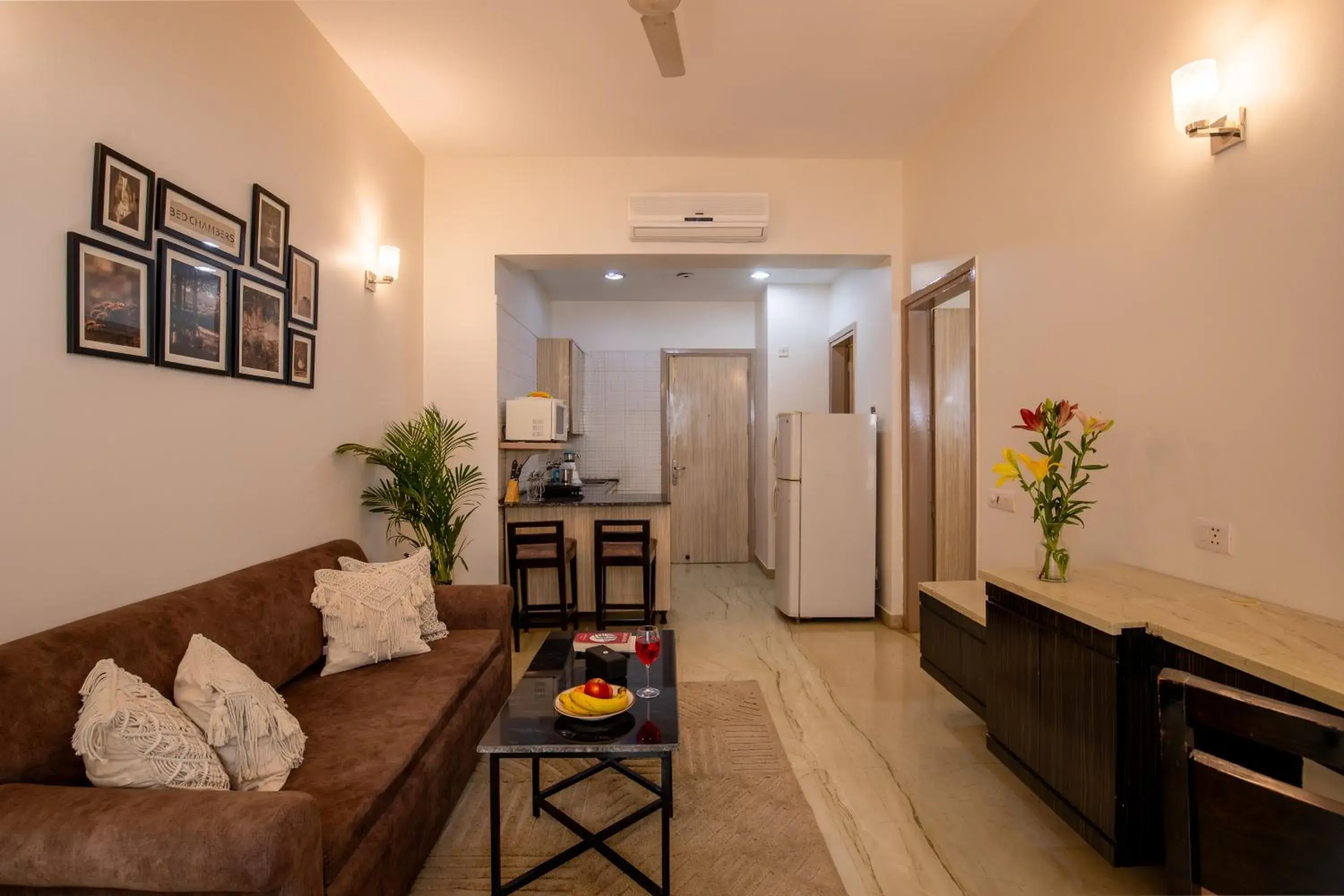 Living room in BedChambers Serviced Apartments, Sector 40 Living room in BedChambers Serviced Apartments, Sector 40