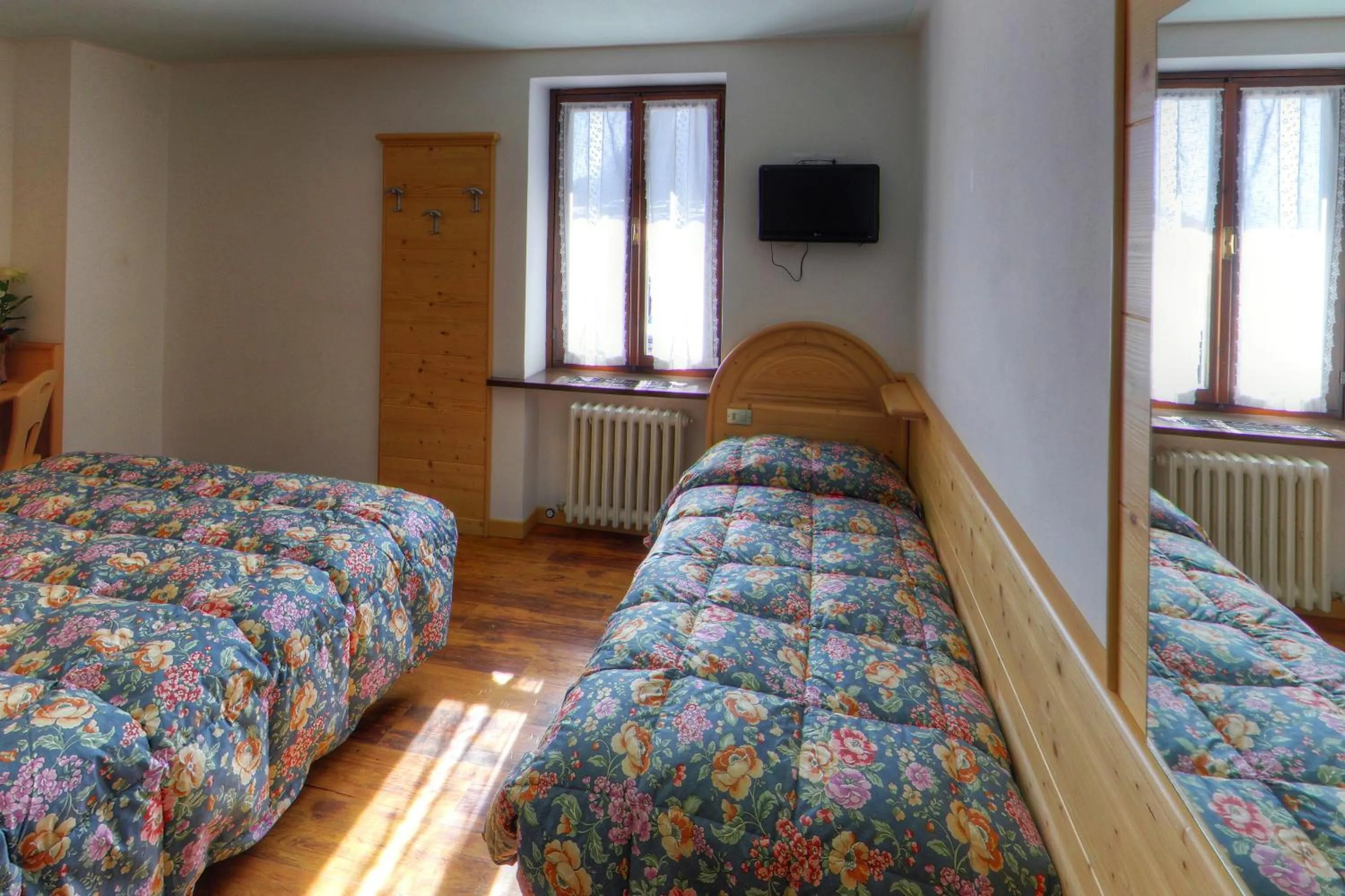 Photo of the whole room, Bed in GH Hotel Fratazza