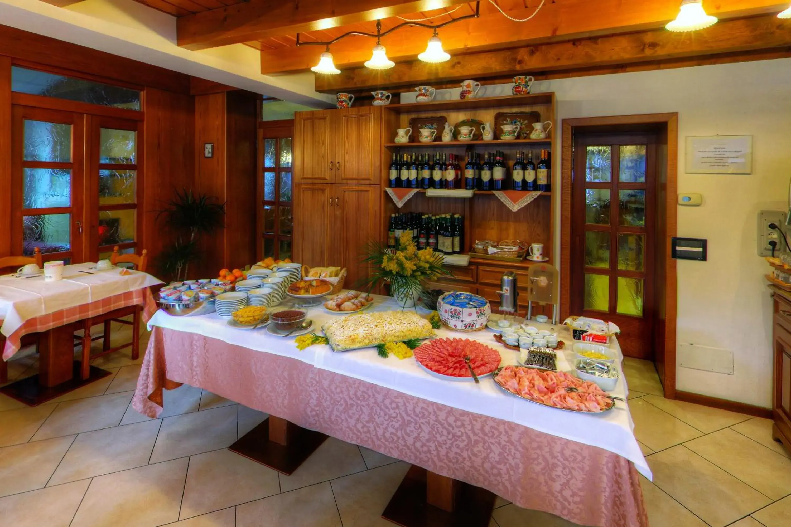 Buffet breakfast in GH Hotel Fratazza Buffet breakfast in GH Hotel Fratazza