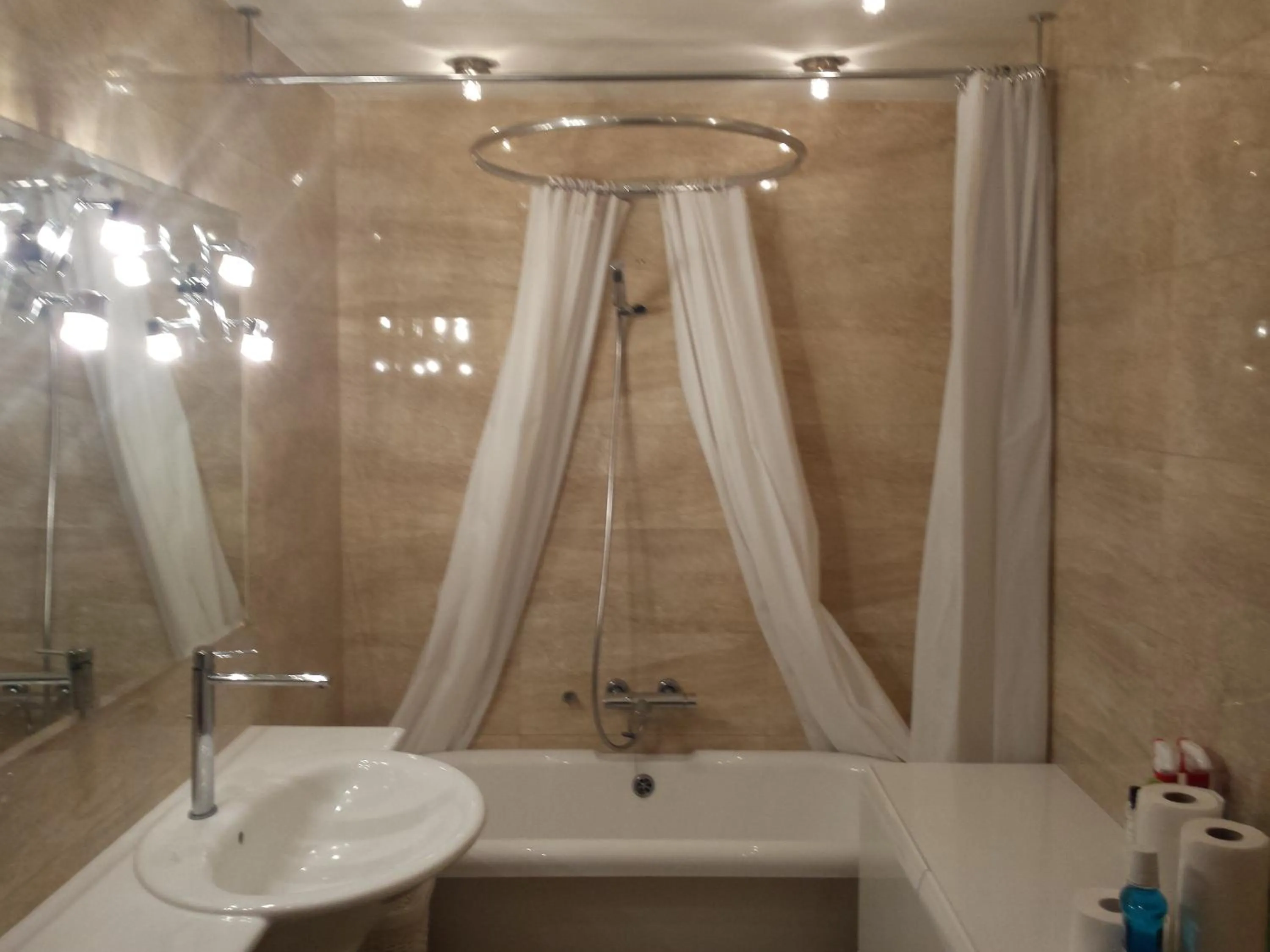 Apartment Nowiniarska near the Old Town