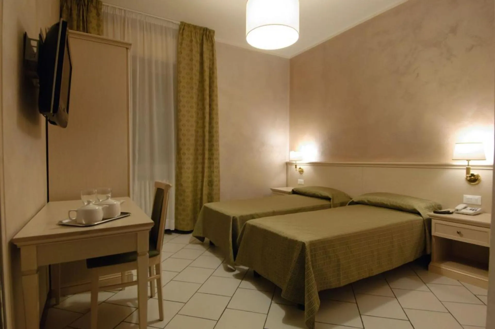 Bed in Albergo CAVALLINO 10